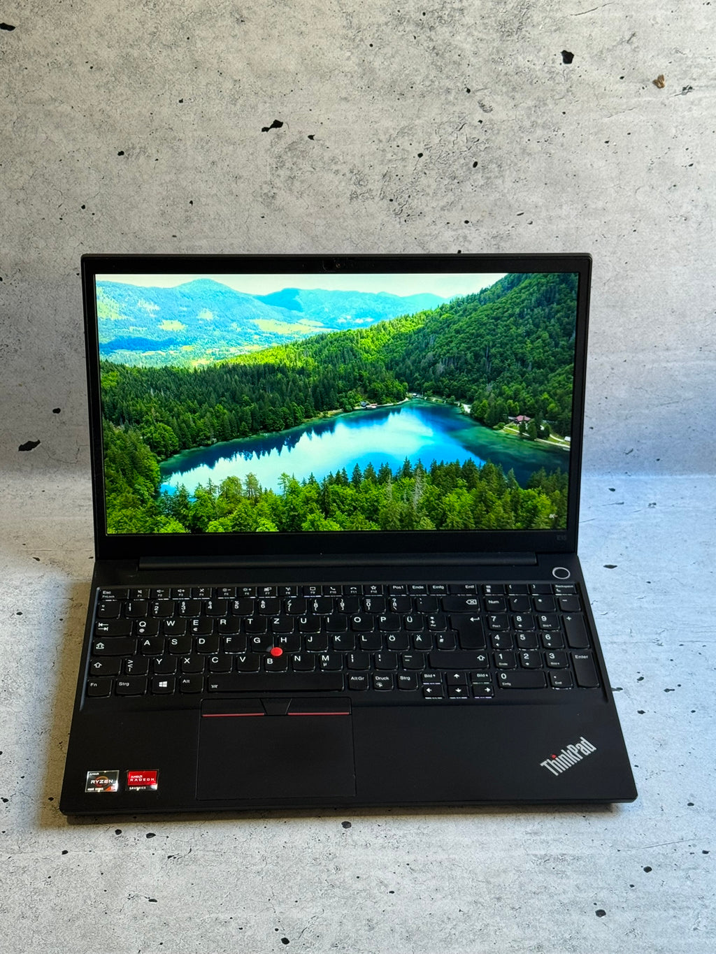 LENOVO Thinkpad/15.6 FHD IPS/AMD RYZEN 5-4500U/16GB/SSD 512