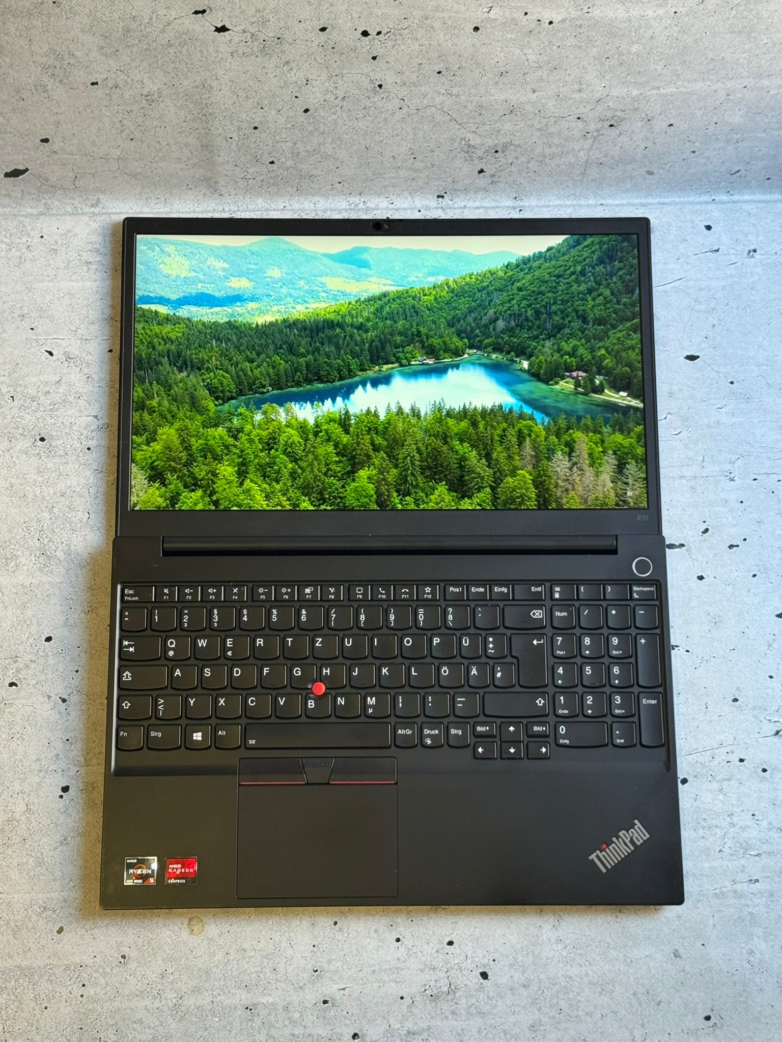 LENOVO Thinkpad/15.6 FHD IPS/AMD RYZEN 5-4500U/16GB/SSD 512