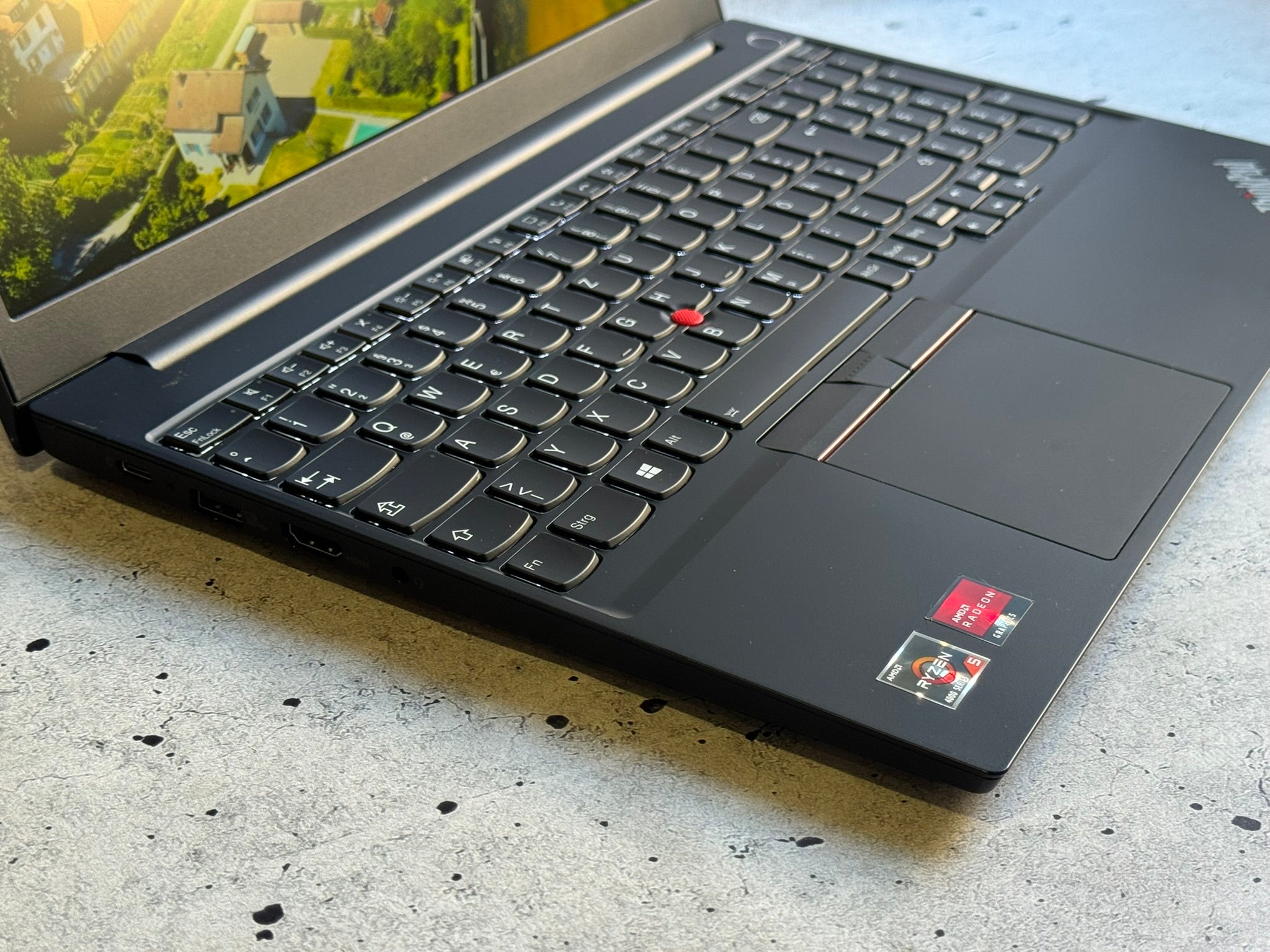 LENOVO Thinkpad/15.6 FHD IPS/AMD RYZEN 5-4500U/16GB/SSD 512