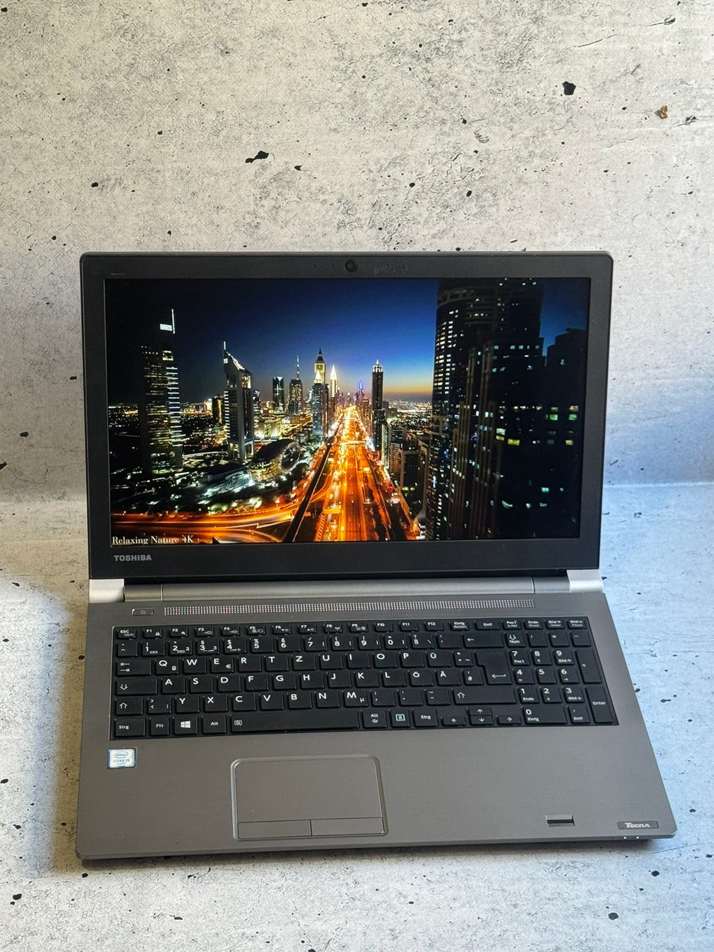 TOSHIBA/15.6 FHD/INTEL I5-6200U/16GB/SSD 256GB