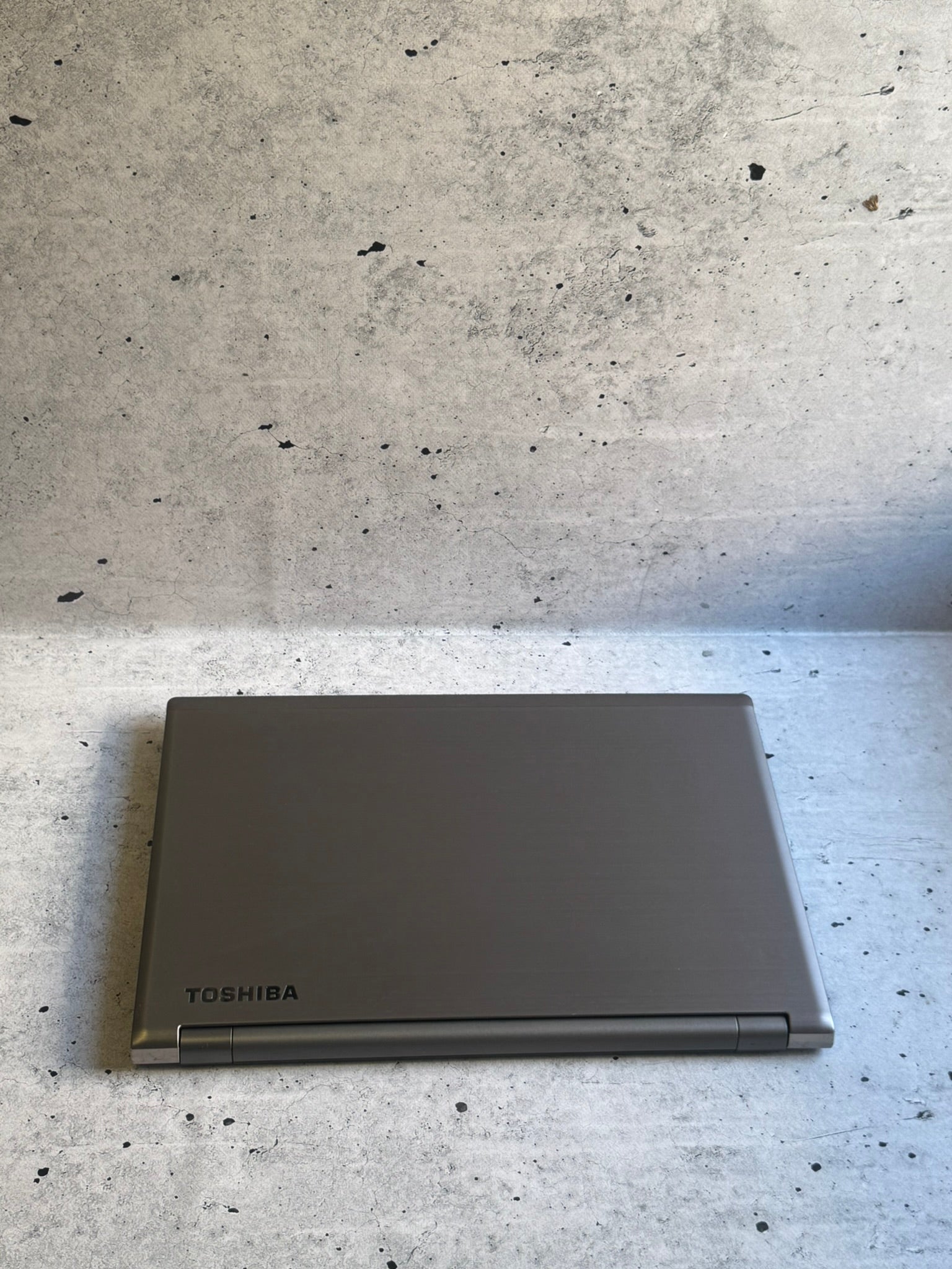 TOSHIBA/15.6 FHD/INTEL I5-6200U/16GB/SSD 256GB