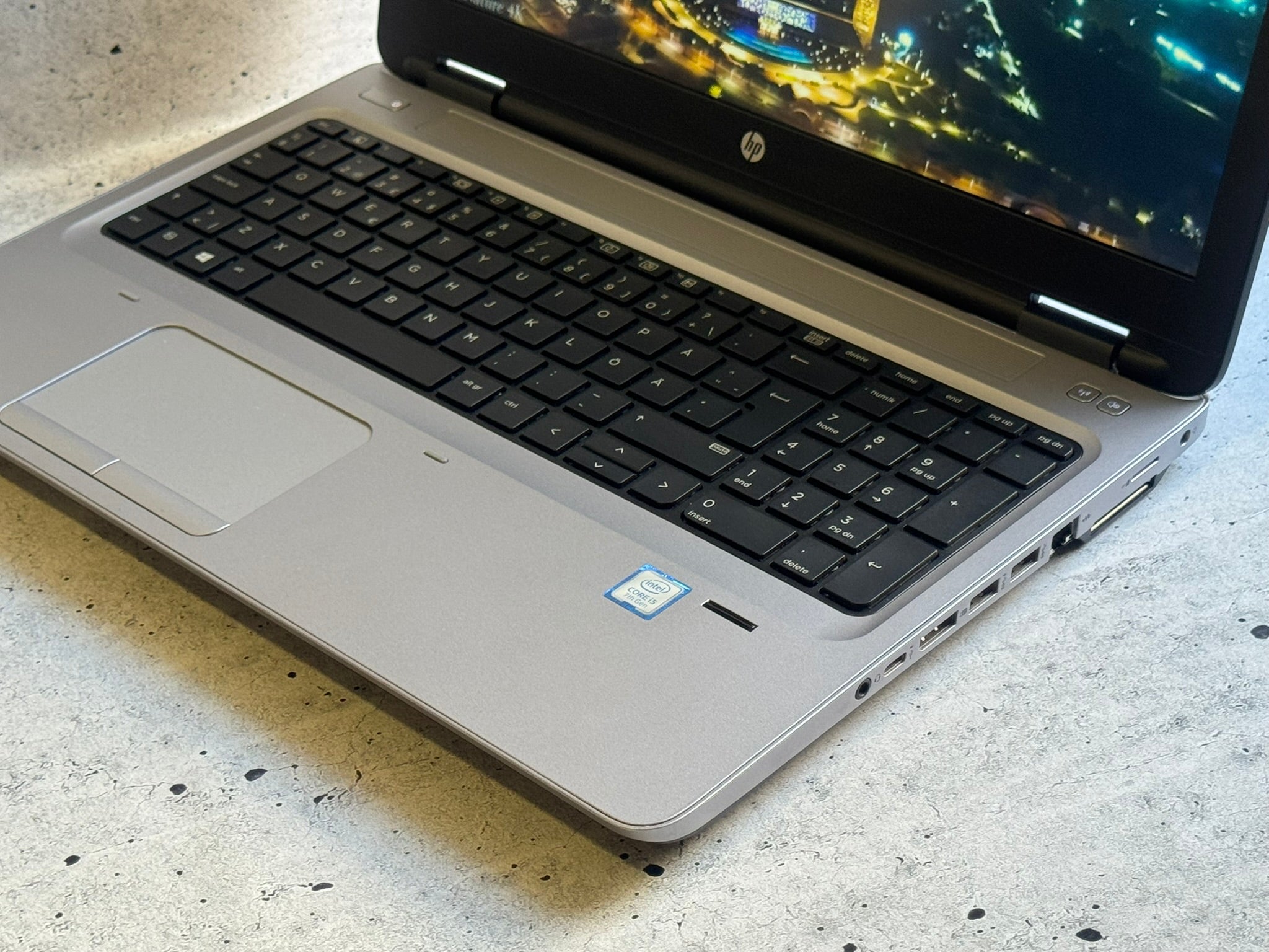HP PROBOOK/15.6 FHD/INTEL I5-7200U/16GB DDR4/SSD 256GB
