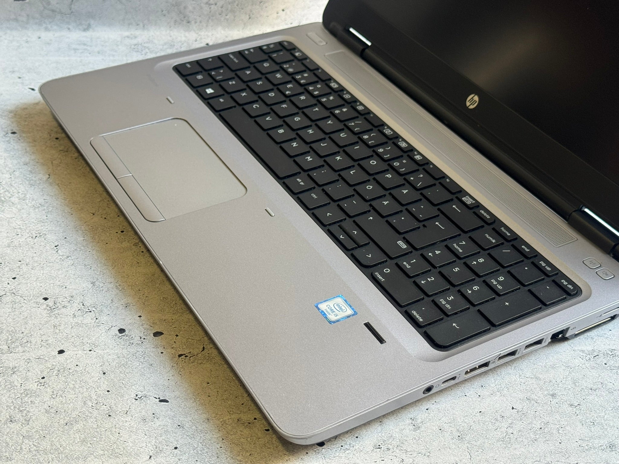 HP PROBOOK/15.6 FHD/INTEL I5-6200U/16GB DDR4/SSD 256GB