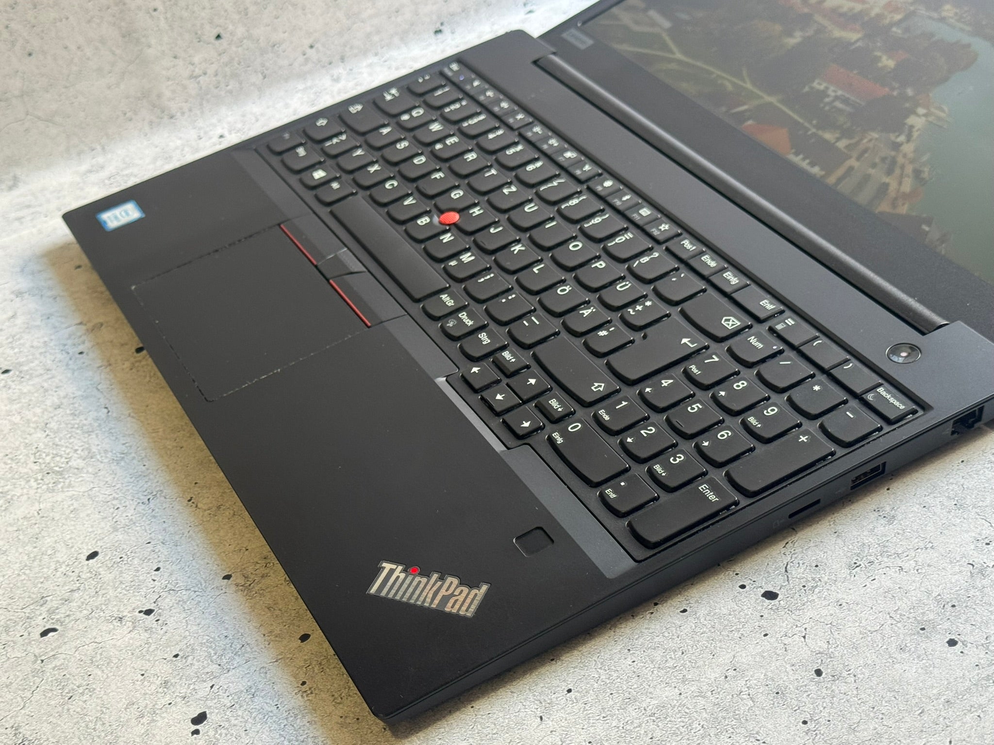 Lenovo Thinkpad/15.6 FHD/Intel i5-8250U/16GB/SSD 256+500GB