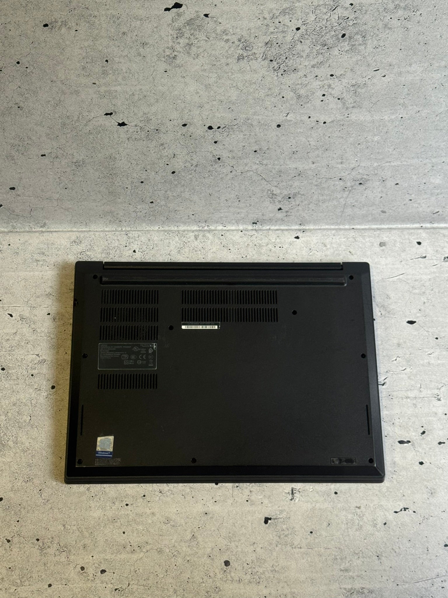 LENOVO Thinkpad/14.0 IPS/AMD RYZEN 7-3700U/16GB/SSD 512GB