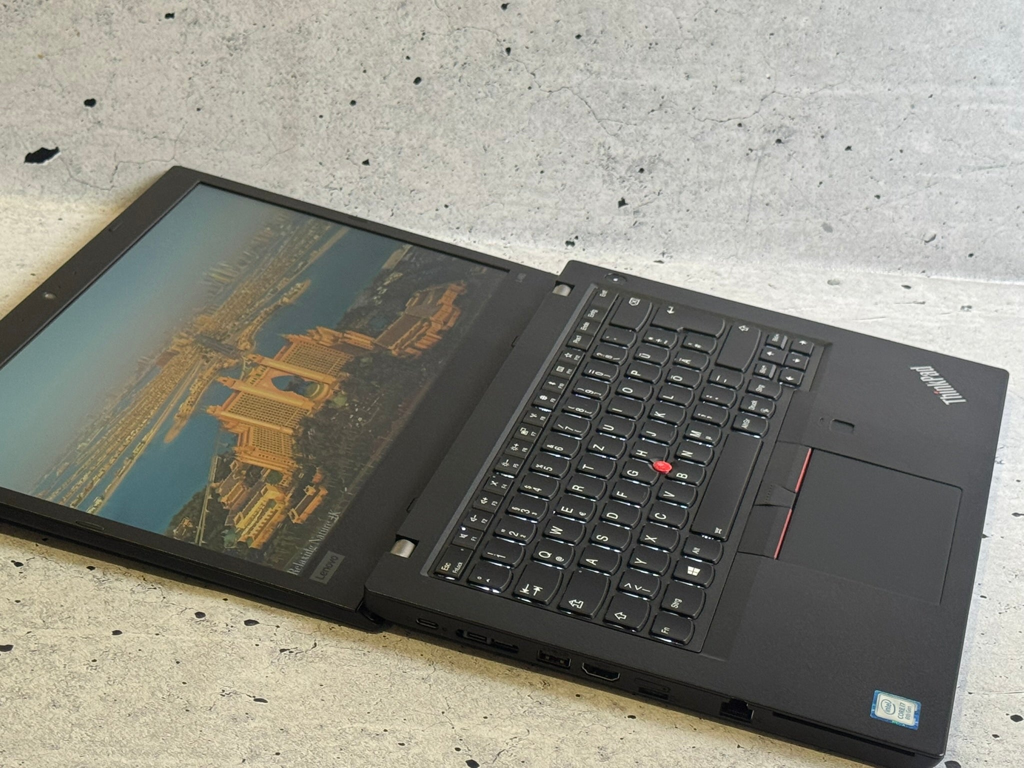 LENOVO THINKPAD/14.0 IPS/INTEL I7-8550U/16GB/SSD 512/4G