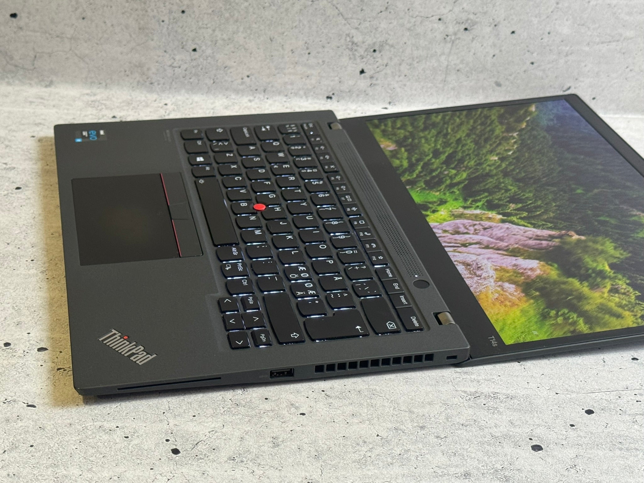 Lenovo THINKPAD T14S/INTEL I7-1165G7/16GB DDR4/Nvm 512GB NOV