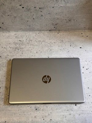 HP/15.6 FULL HD/INTEL N4020/8GB DDR4/SSD 256/Kao NOV