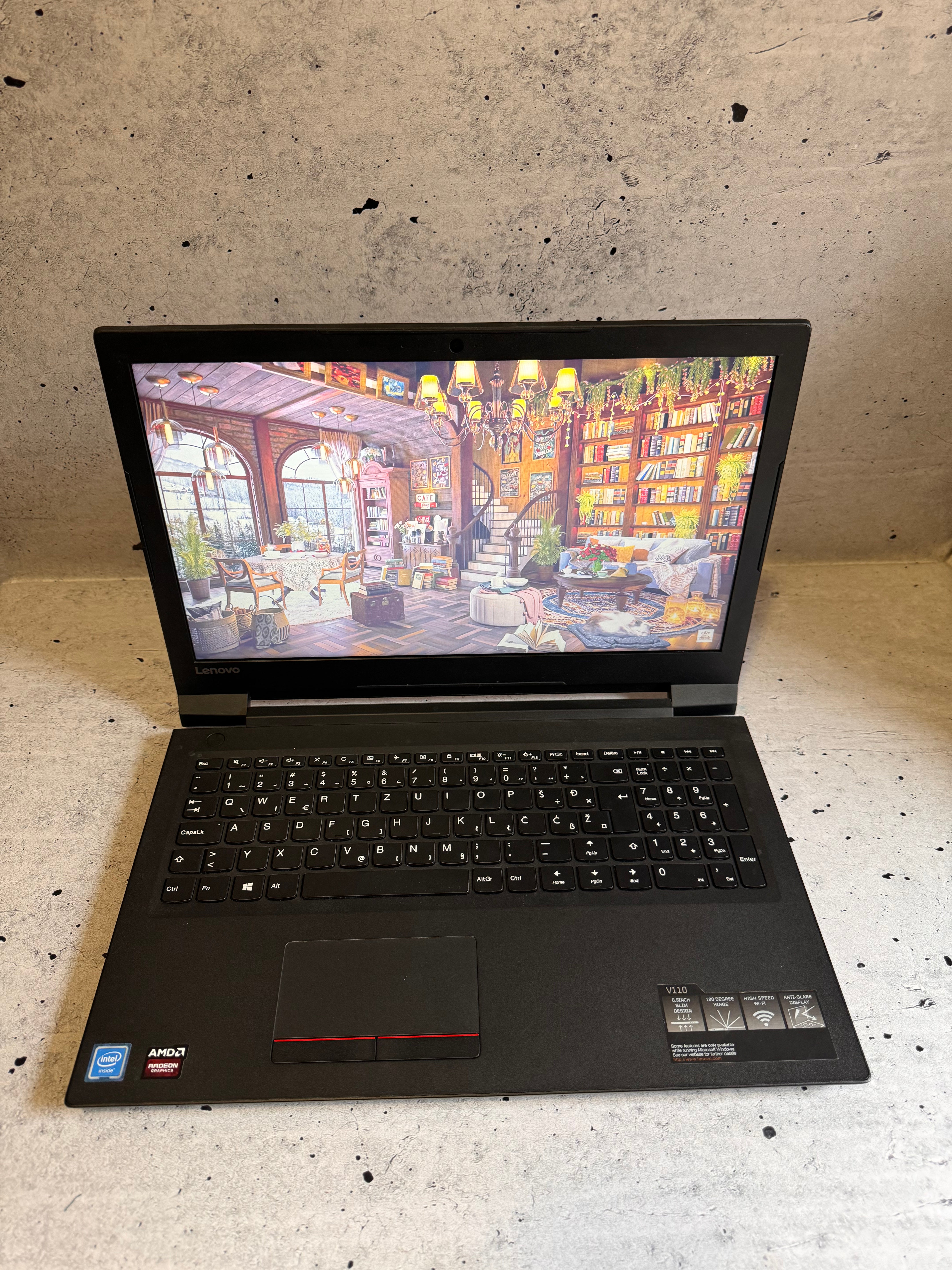 LENOVO/15.6 SLIM/INTEL 3855U/8GB/SSD 256/2 Grafike