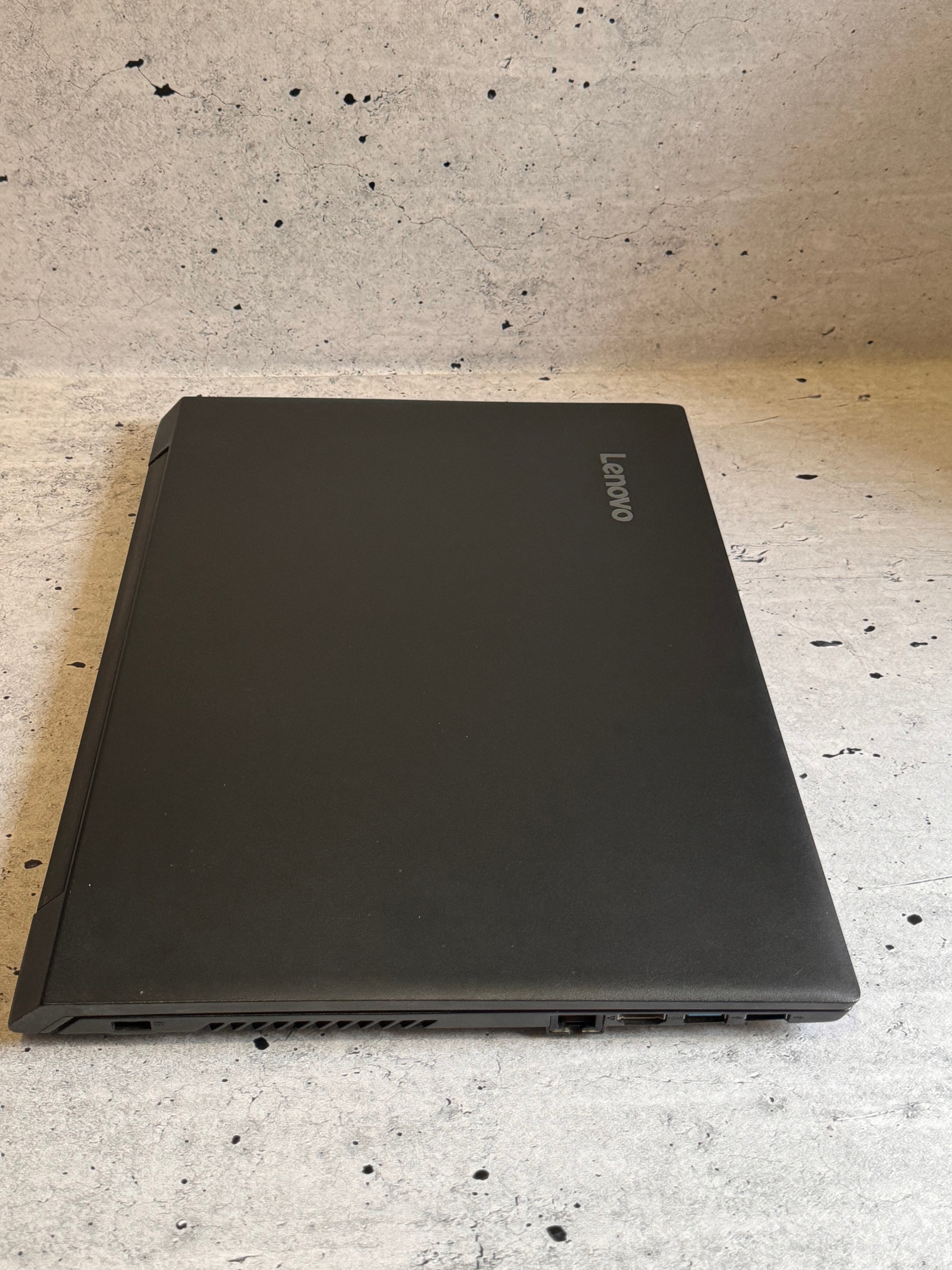 LENOVO/15.6 SLIM/INTEL 3855U/8GB/SSD 256/2 Grafike