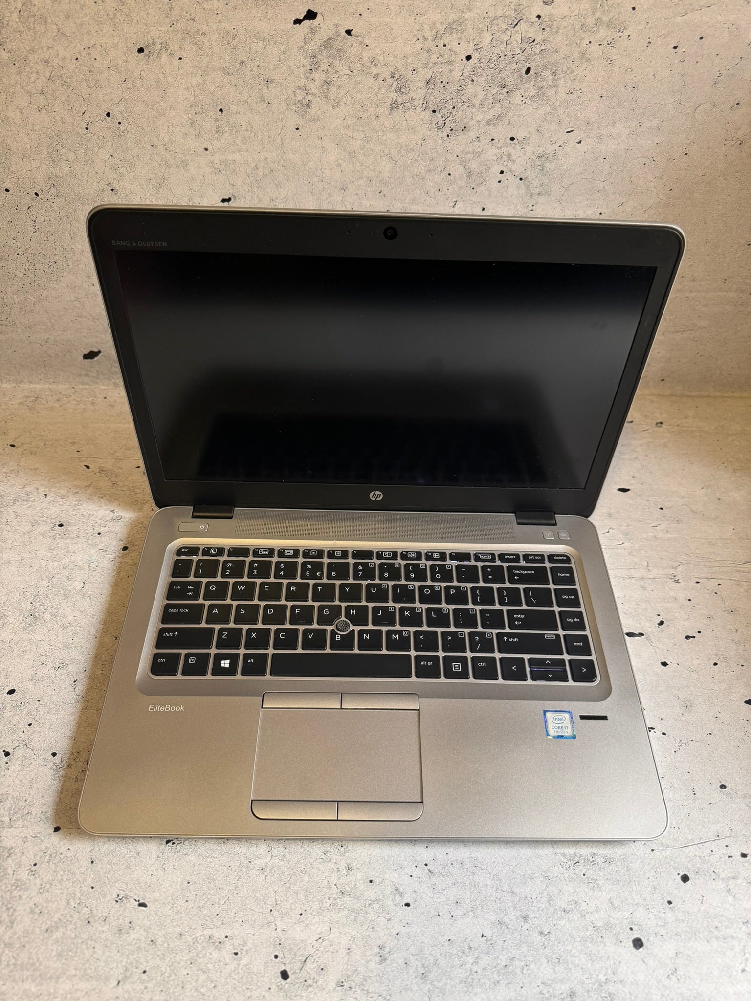 HP elitebook 840 G4/14 FHD/INTEL I7-7500U/16GB/SSD 256+1TB