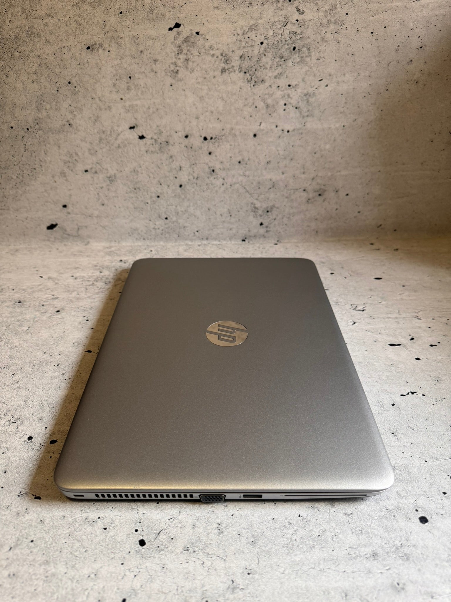 HP elitebook 840 G4/14 FHD/INTEL I7-7500U/16GB/SSD 256+1TB