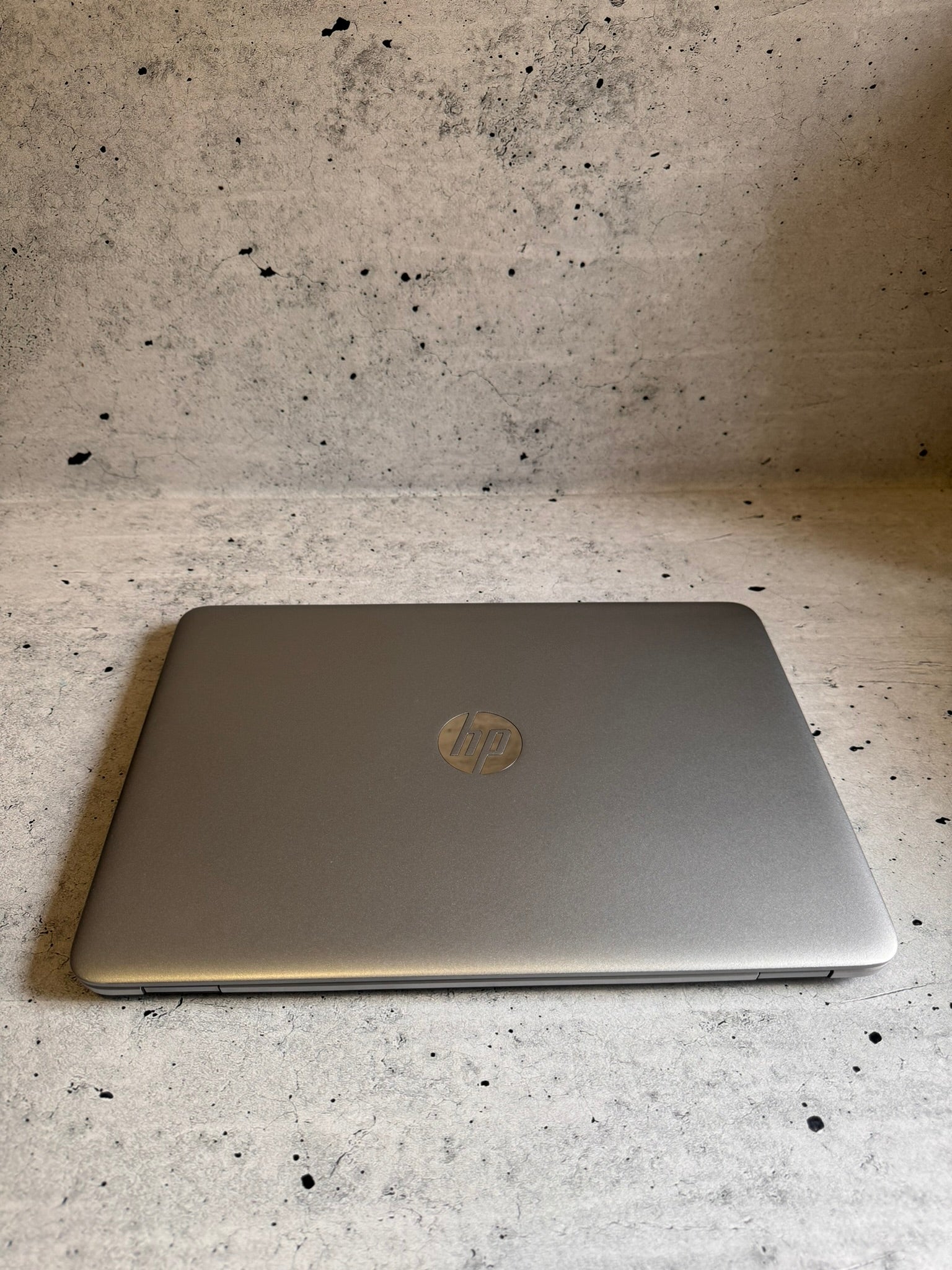 HP elitebook 840 G4/14 FHD/INTEL I7-7500U/16GB/SSD 256+1TB