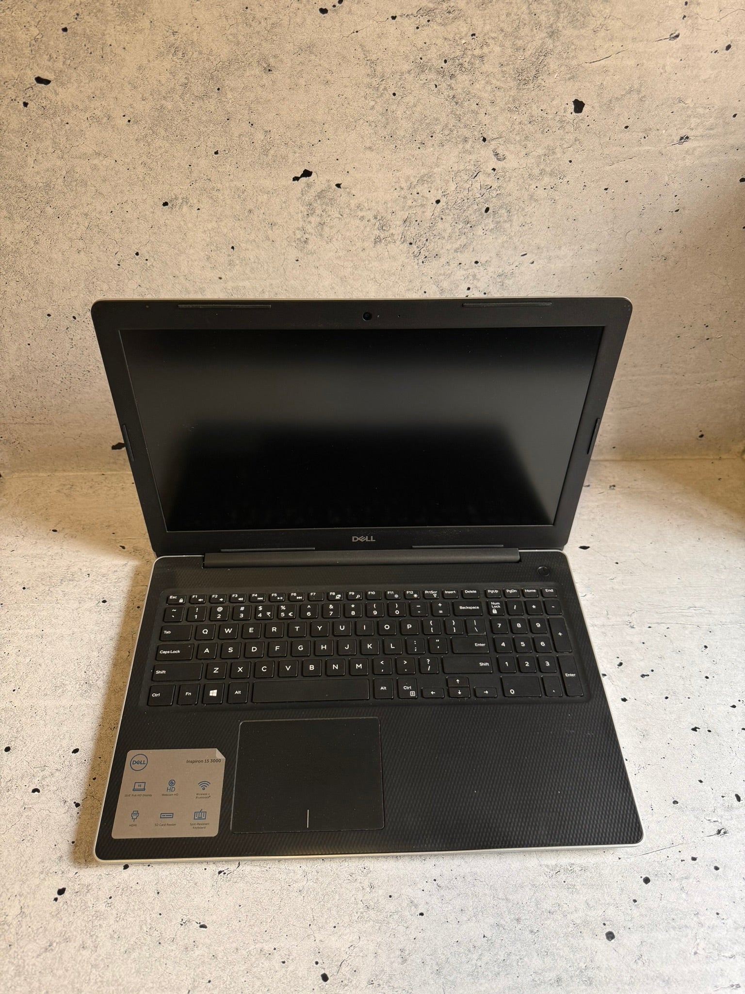 DELL/15.6 FULL HD/INTEL I3-7020/SSD 128+500GB/8GB DDR4