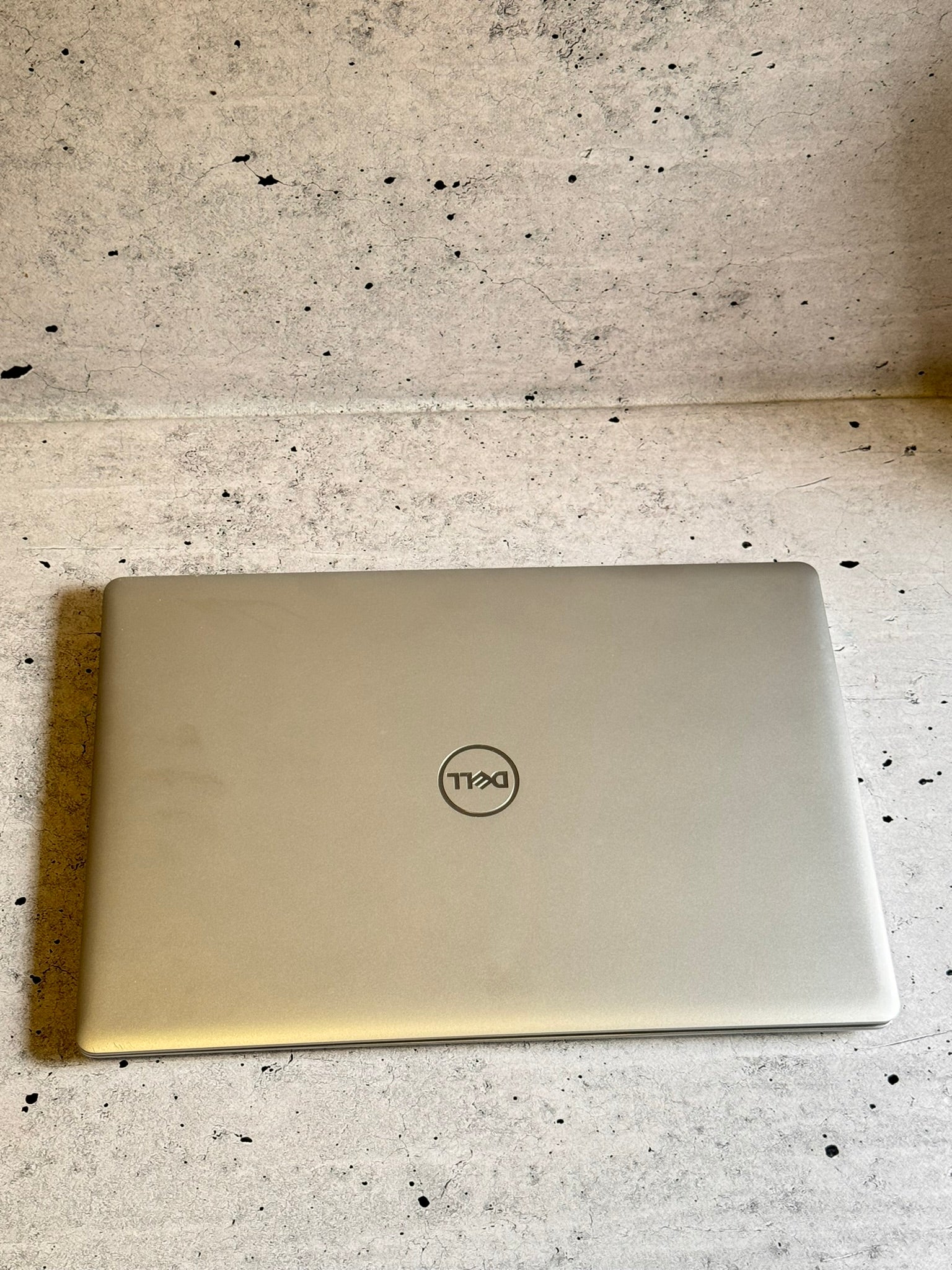 DELL/15.6 FULL HD/INTEL I3-7020/SSD 128+500GB/8GB DDR4