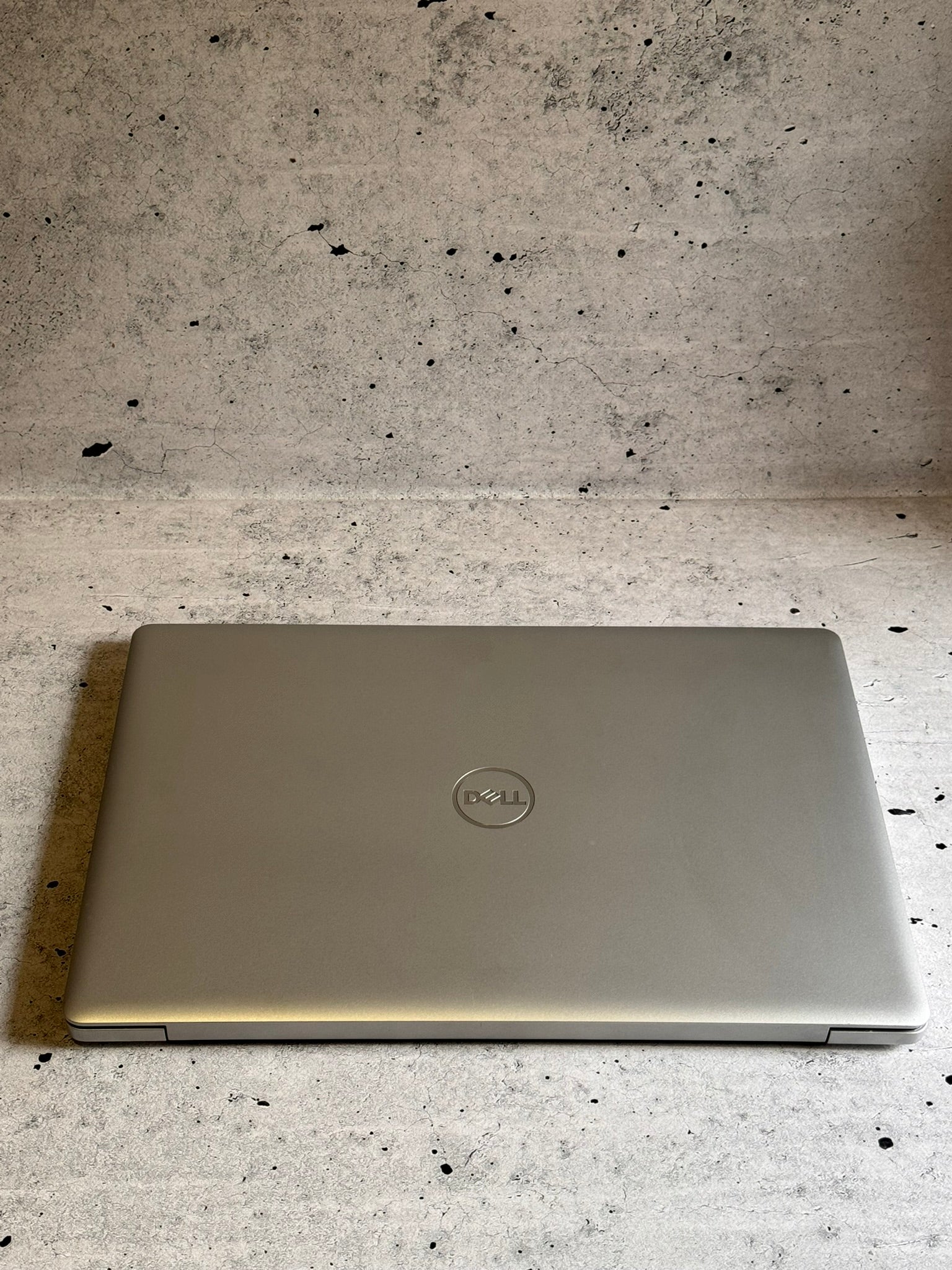 DELL/15.6 FULL HD/INTEL I3-7020/SSD 128+500GB/8GB DDR4