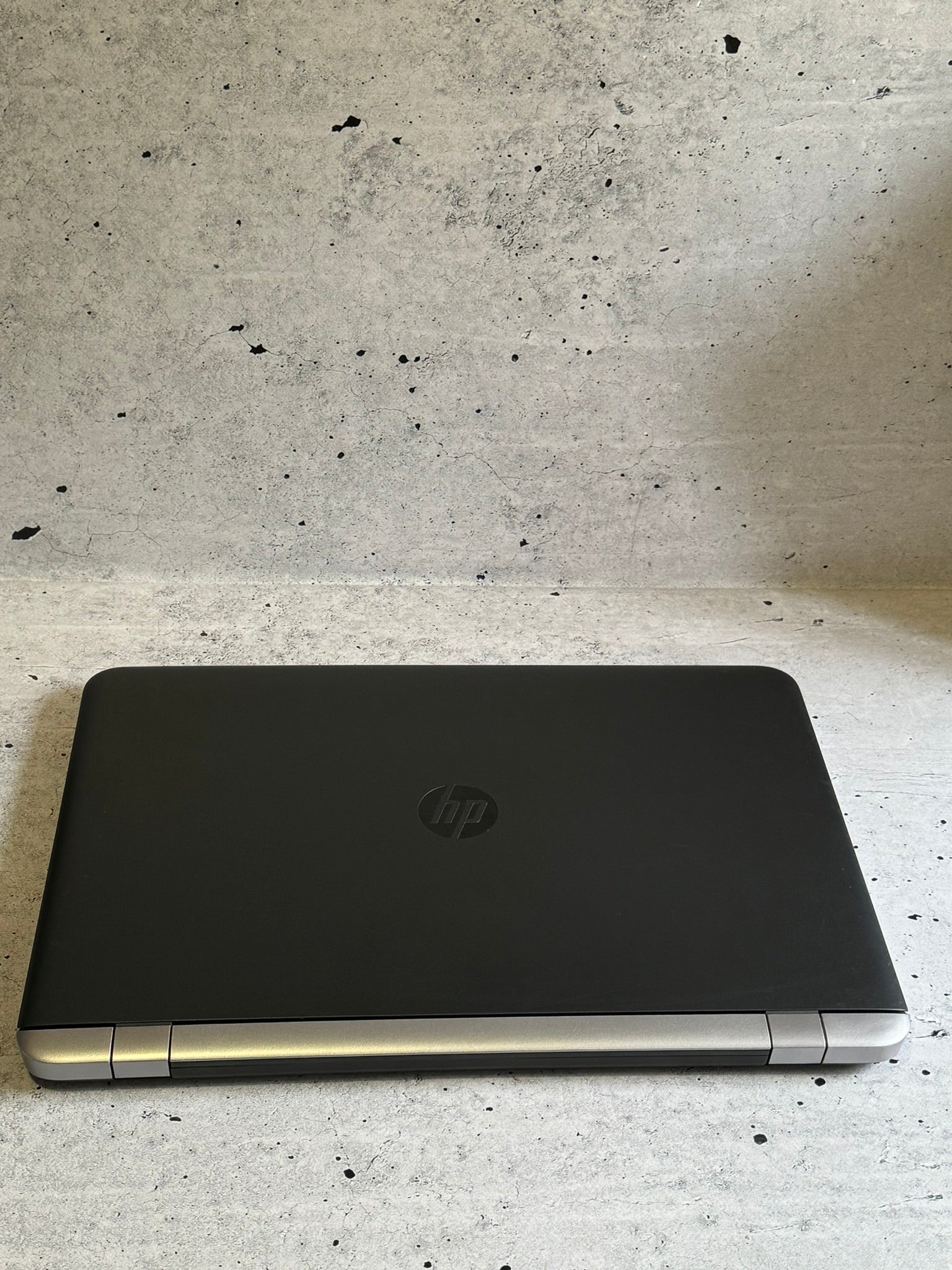 HP Probook/17.3 FHD/I7-6500U/16GB/M.2 256+500/2 Grafike