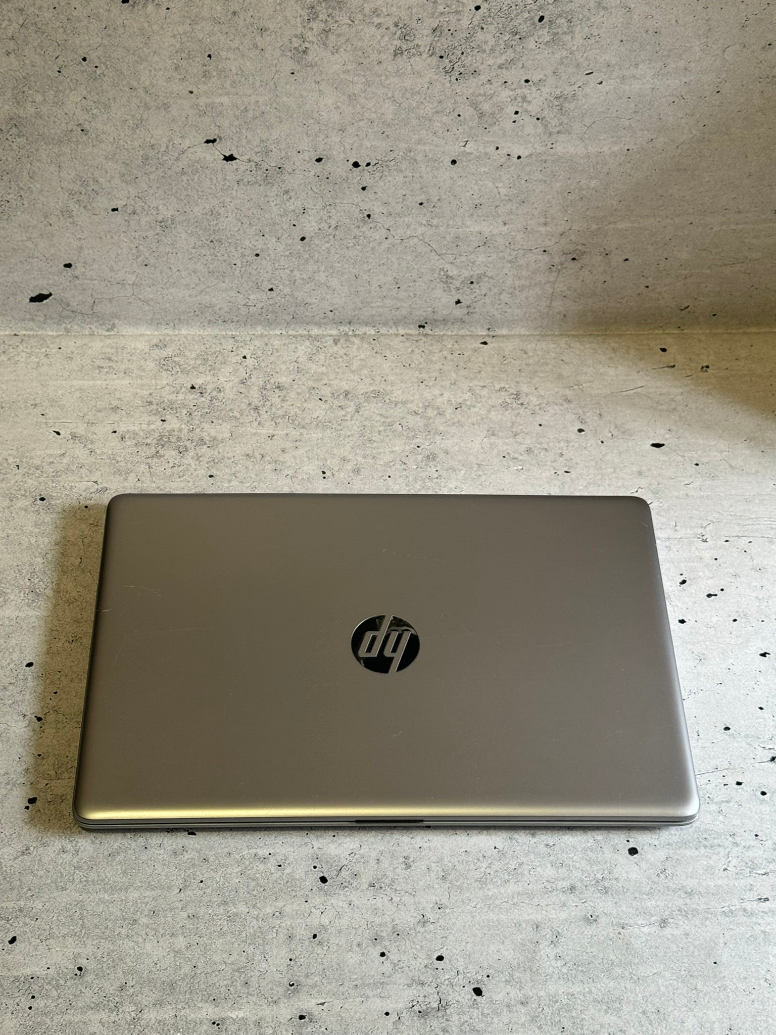 HP/15.6 FHD/INTEL I7-8565U/16GB DDR4/SSD 512GB