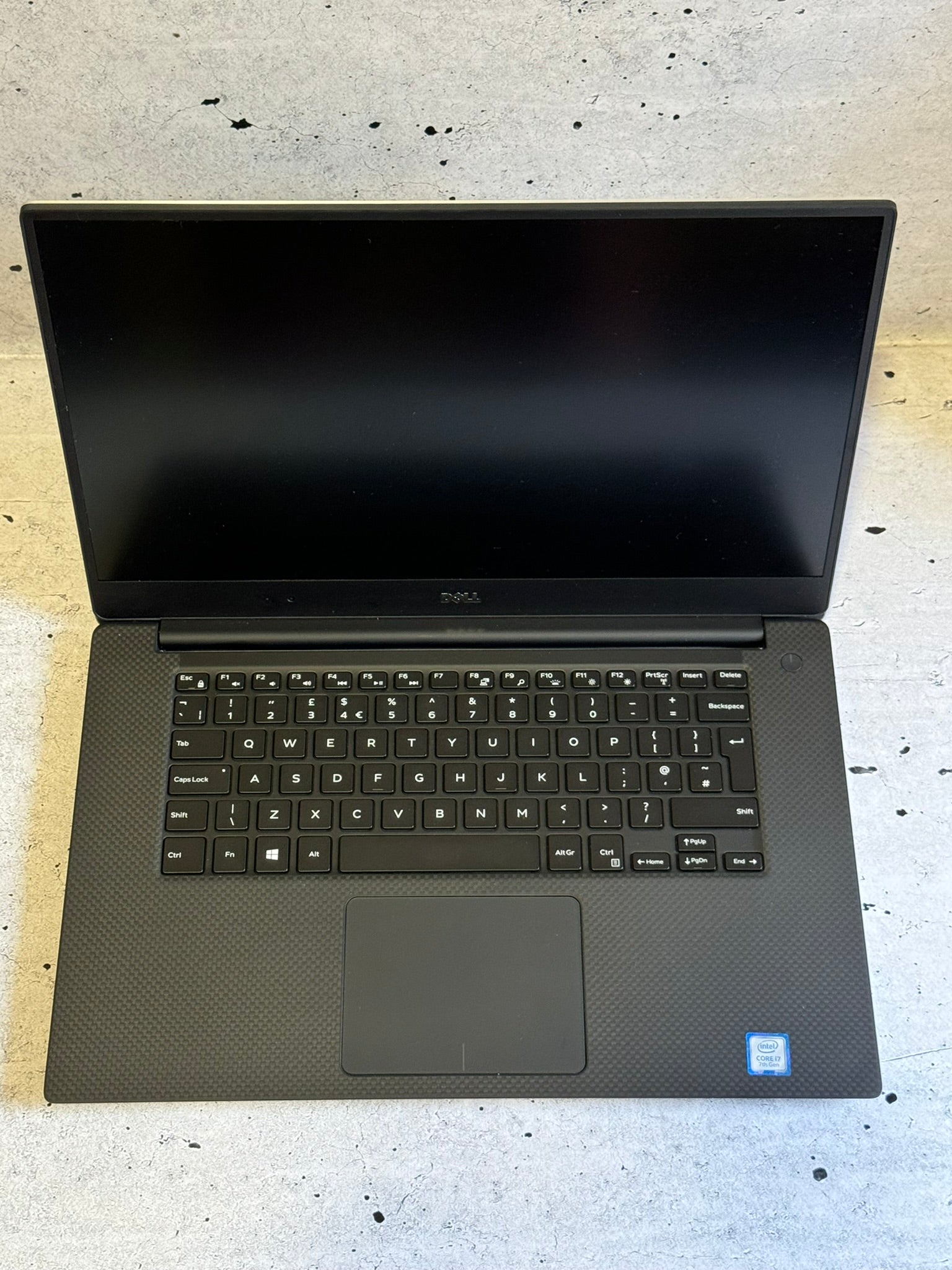 DELL Precision/15.6 IPS/I7-7700QM/32GB/256+1TB/Quadro M1200