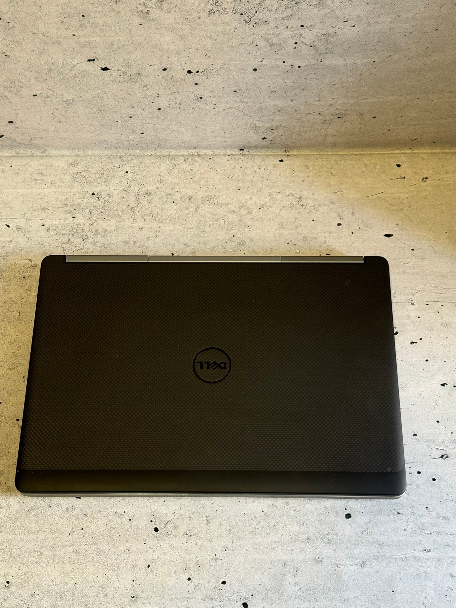 DELL PRECISION 7520/I7-7820HQ/32GB/M.2 256+500/ATI PRO WX 4G