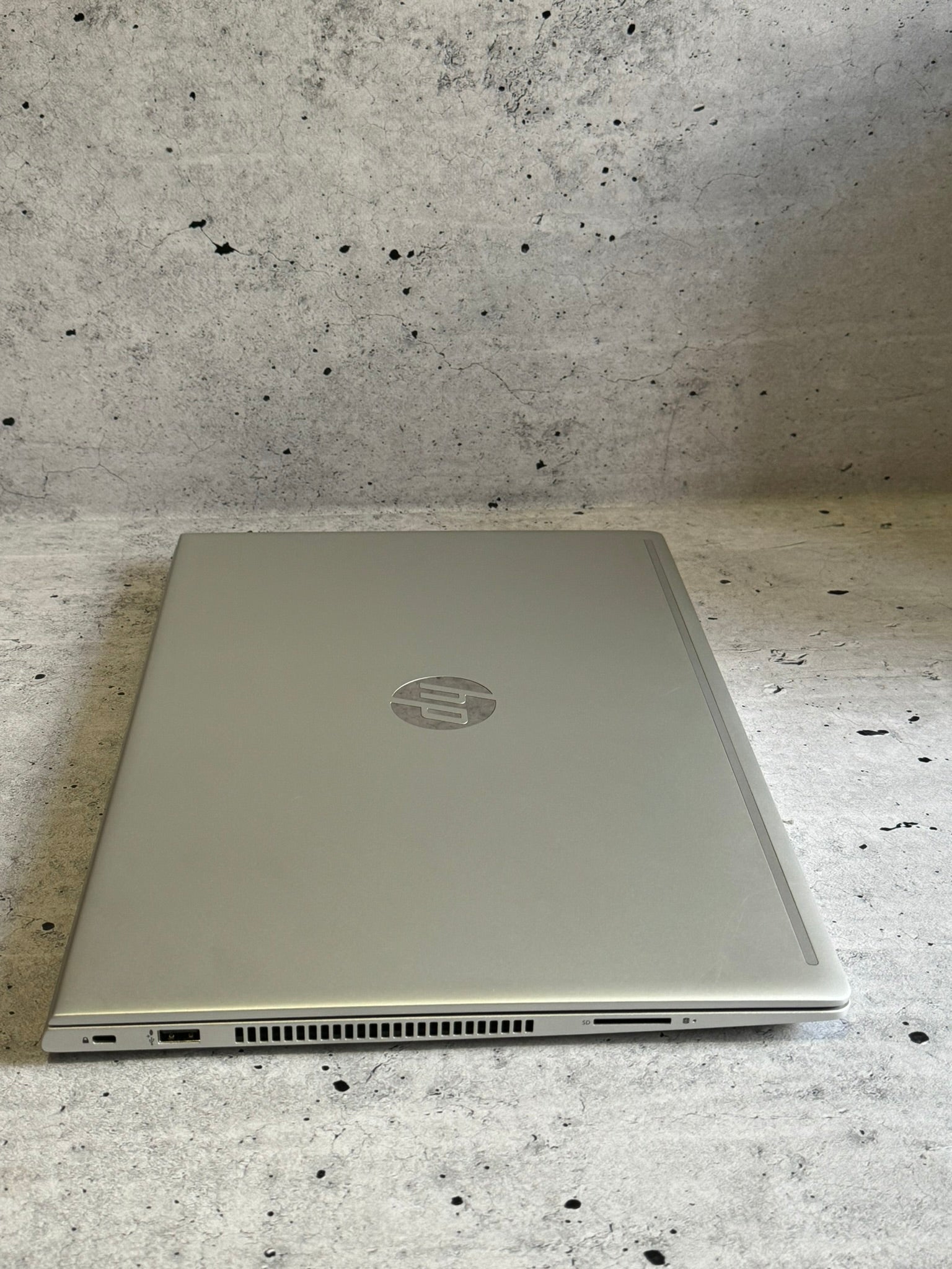 HP 450 G6/15.6 IPS/I7-8565U/16GB/M.2 256+320/GeForce MX130