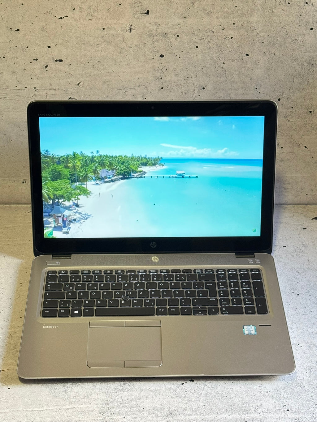 HP elitebook 850/15.6 IPS Touch/i5-6200U/16GB/M.2 256+500GB