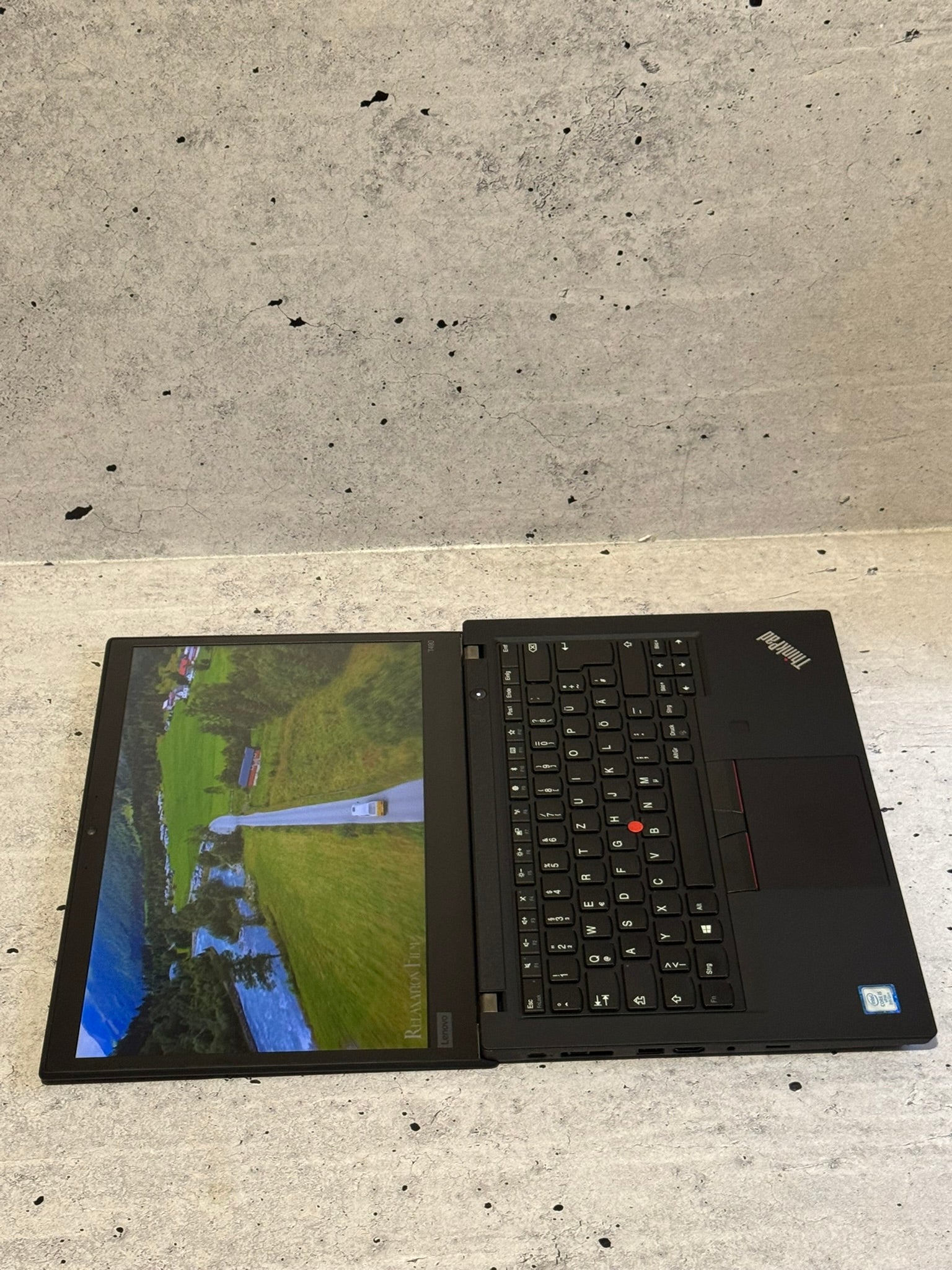 Lenovo thinkpad T490/14 IPS FHD/i5-8365/16GB DDR4