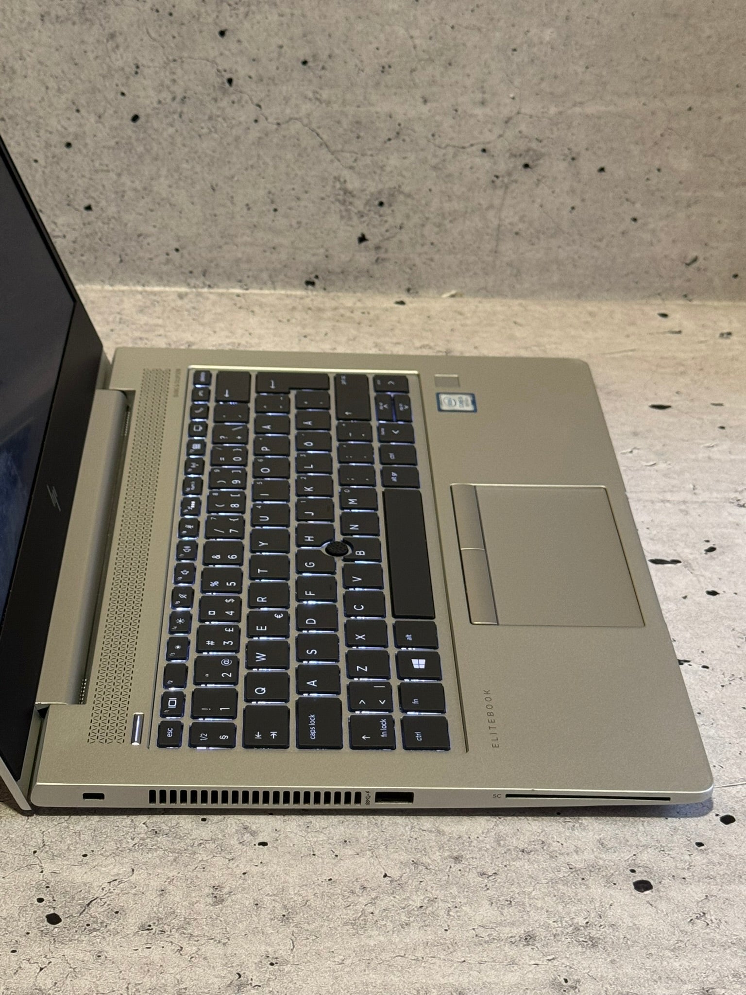 HP ELitebook 830 G6/13.3 FHD IPS/I5-8265U/16GB/SSD 256 NVMe