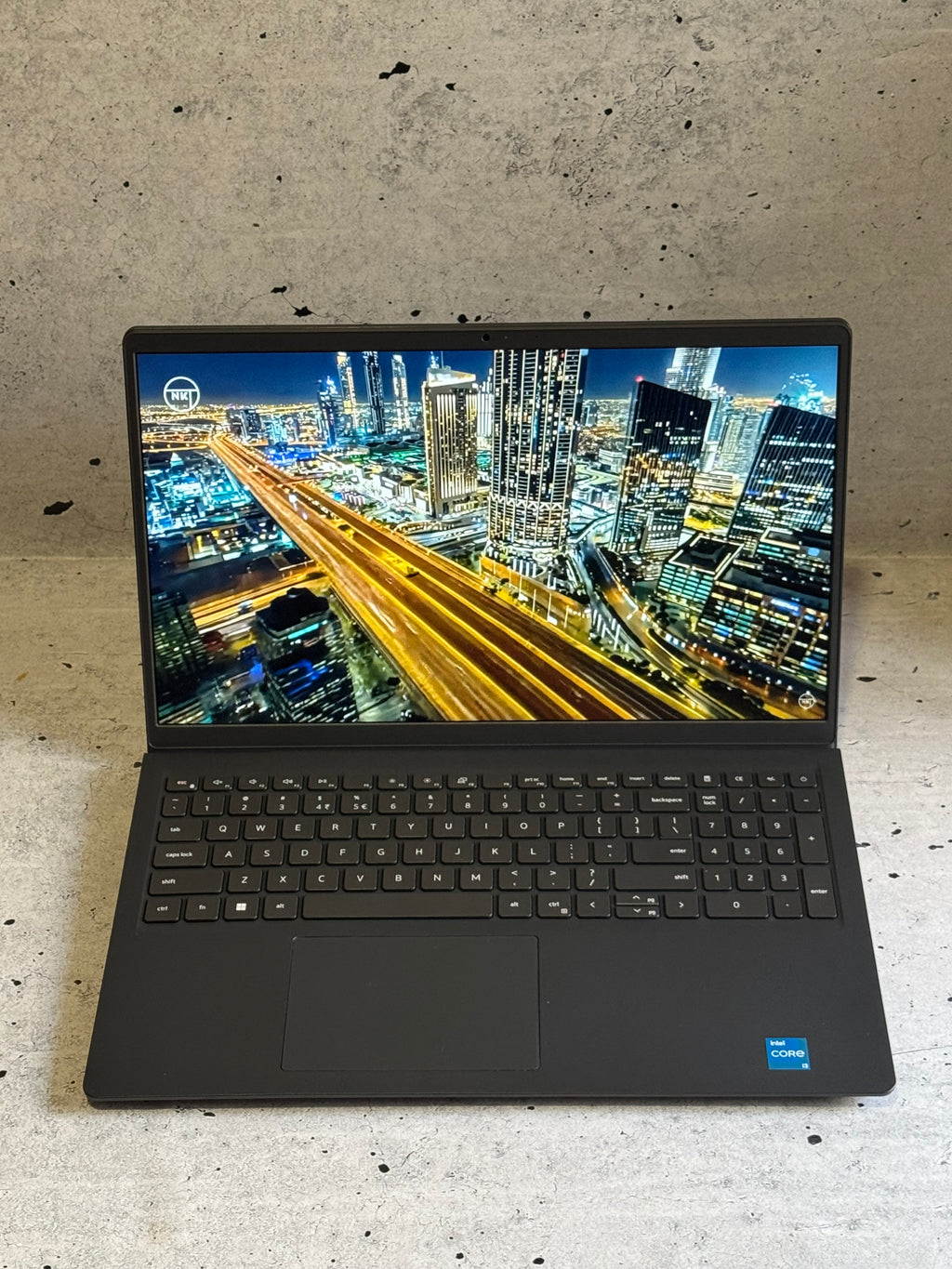 DELL/15.6 FHD 120Hz/INTEL I3-1215U/16/SSD 512/Gar 20 meseci