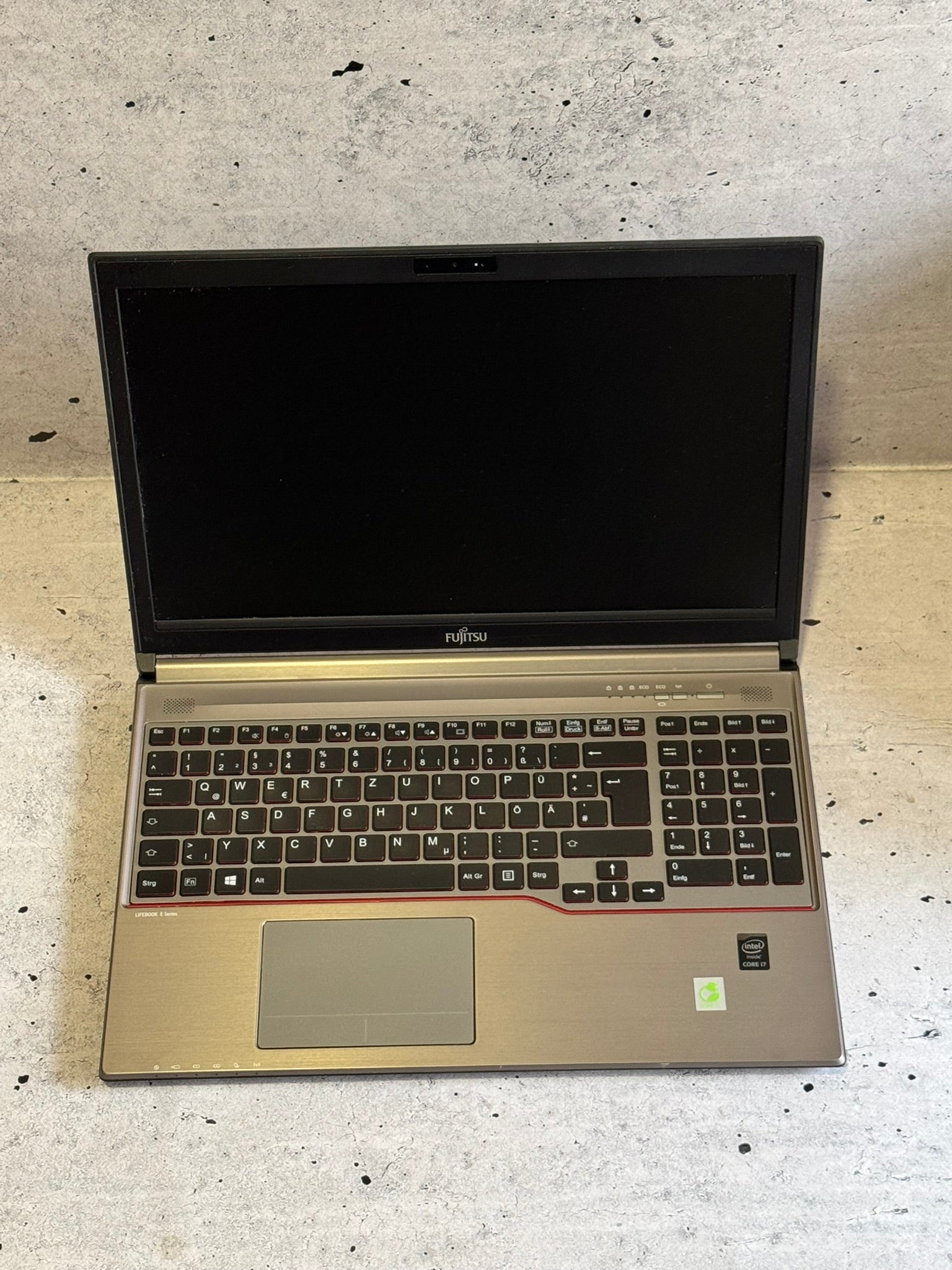 Fujitsu/15.6 SLIM/INTEL I7-4610M/16GB/SSD 256/Čitač LK/SIM