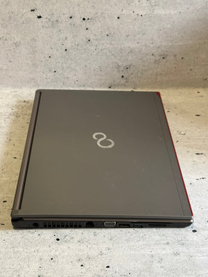 Fujitsu/15.6 SLIM/INTEL I7-4610M/16GB/SSD 256/Čitač LK/SIM