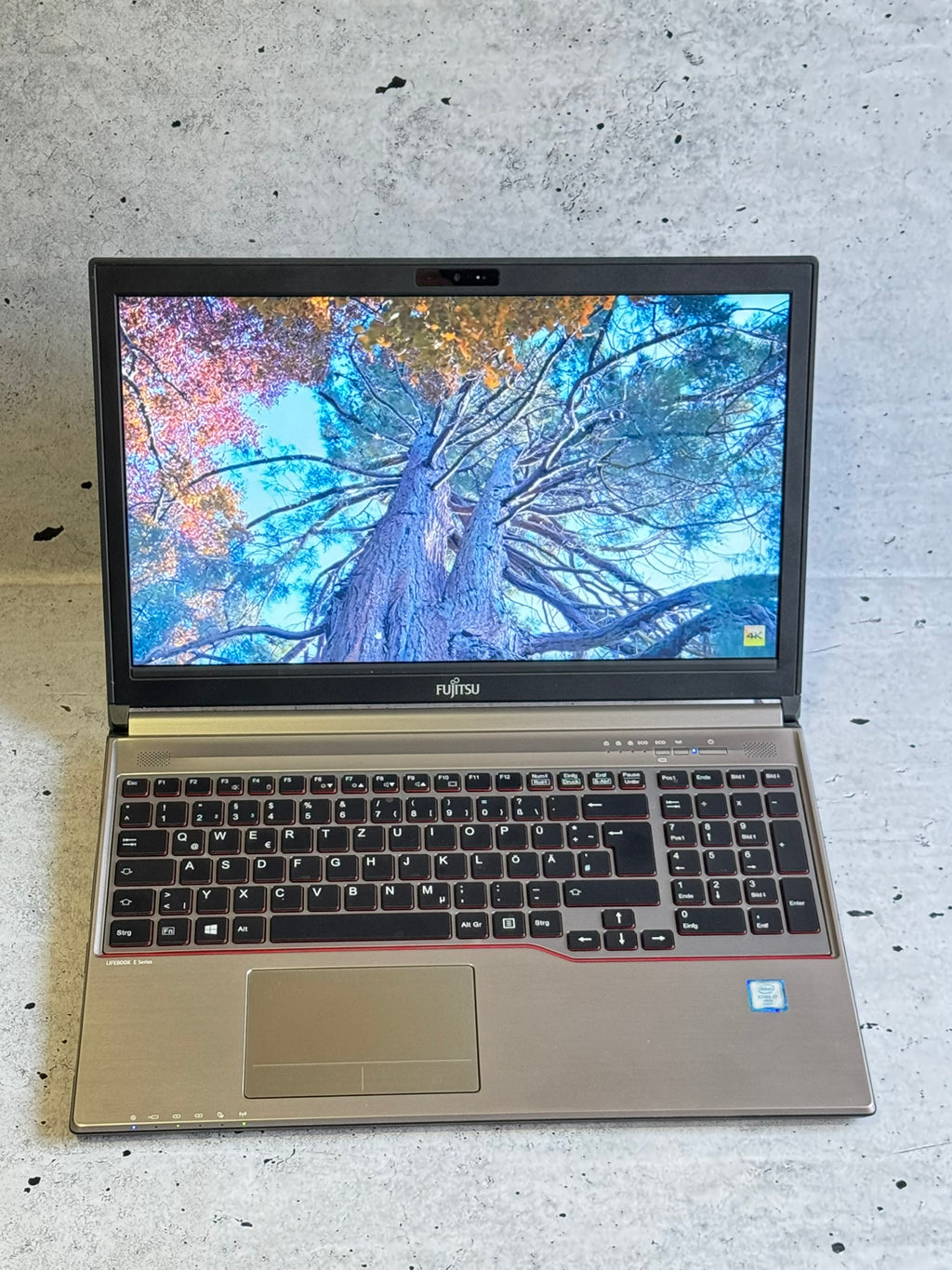 Fujitsu/15.6 SLIM/INTEL I7-6600U/16GB/SSD 256/Čitač LK/SIM