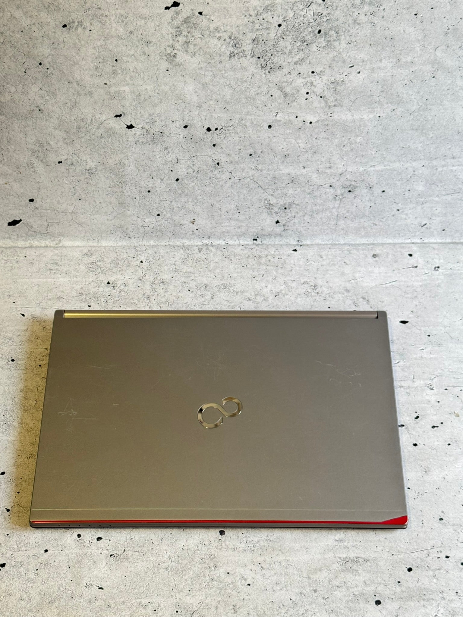 Fujitsu/15.6 SLIM/INTEL I7-6600U/16GB/SSD 256/Čitač LK/SIM