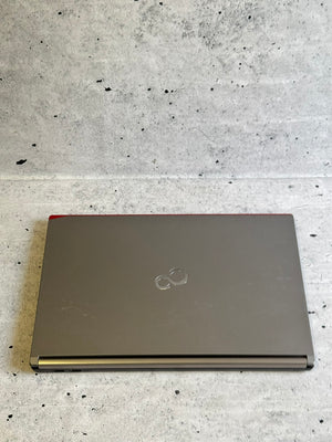 Fujitsu/15.6 SLIM/INTEL I7-6600U/16GB/SSD 256/Čitač LK/SIM