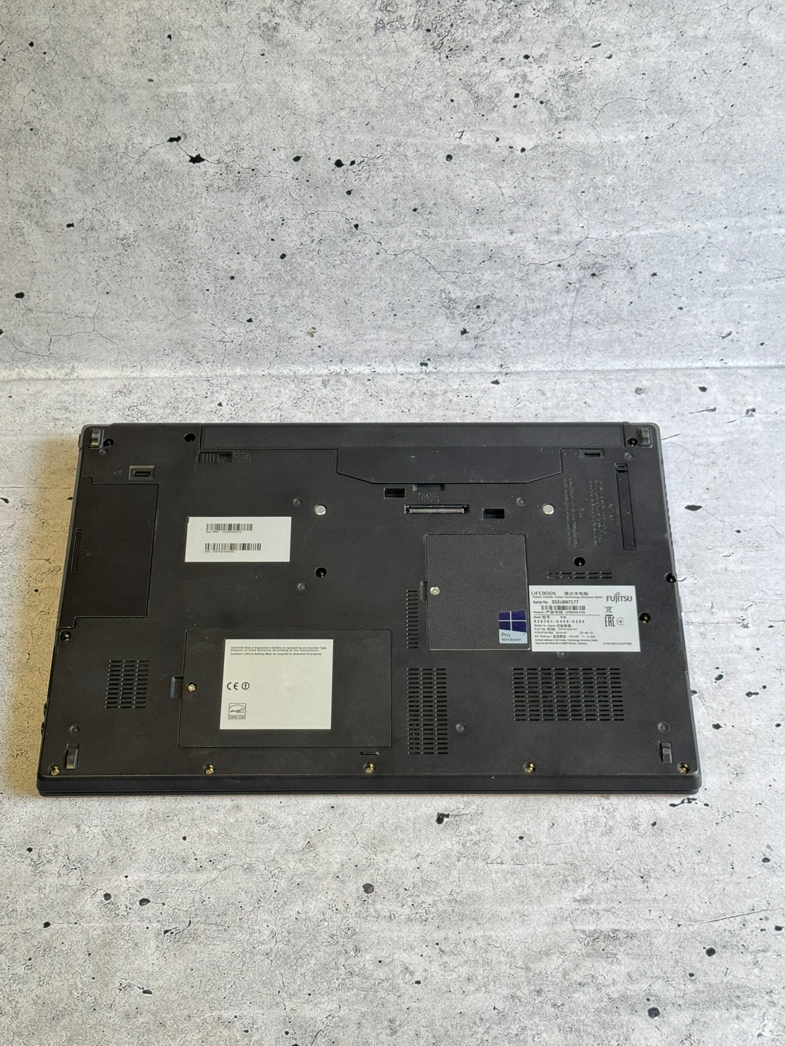 Fujitsu/15.6 SLIM/INTEL I7-6600U/16GB/SSD 256/Čitač LK/SIM