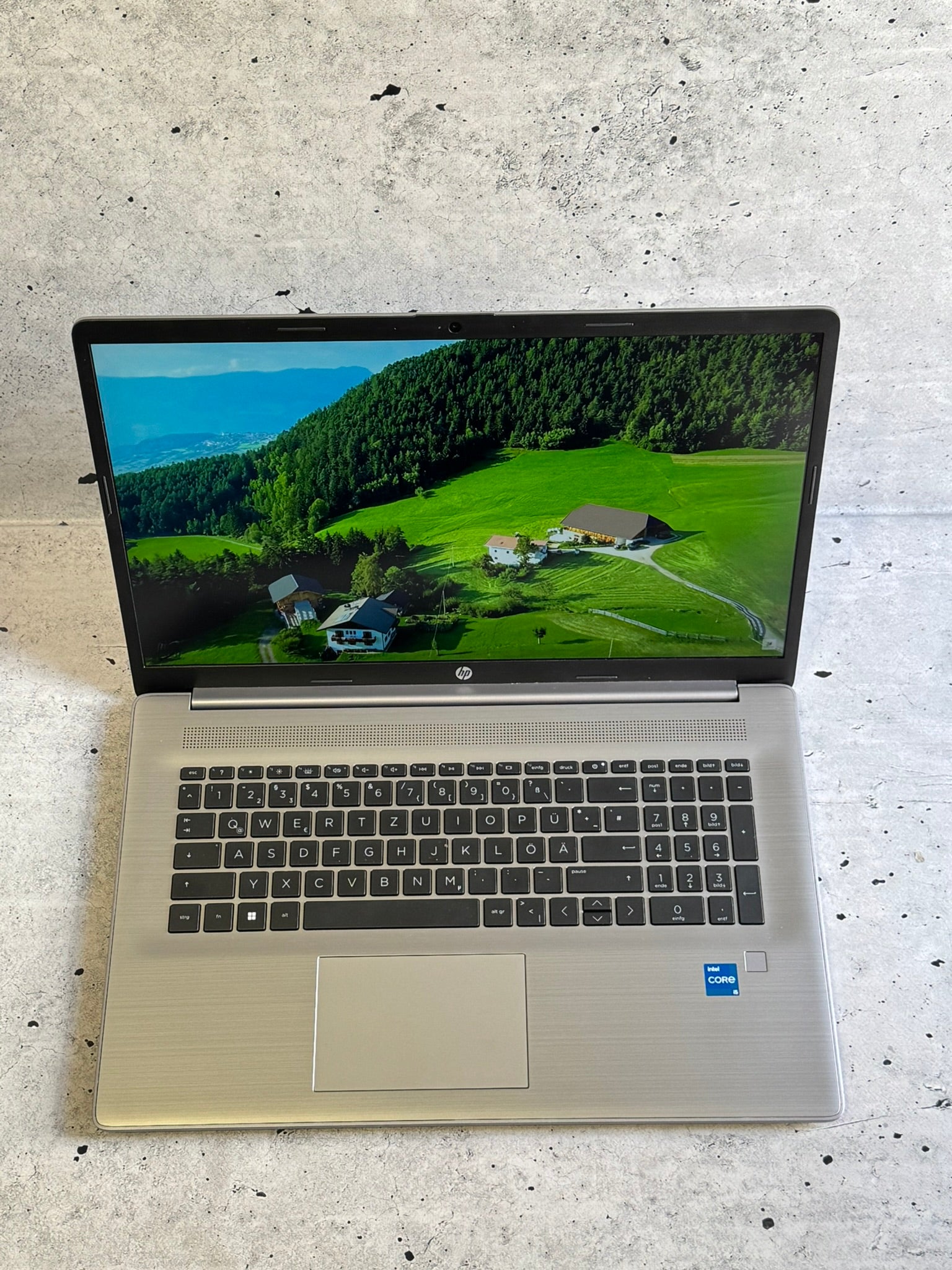 HP probook 470 G9/17.3 IPS/INTEL I5-1235U/16GB/Nvme 512GB