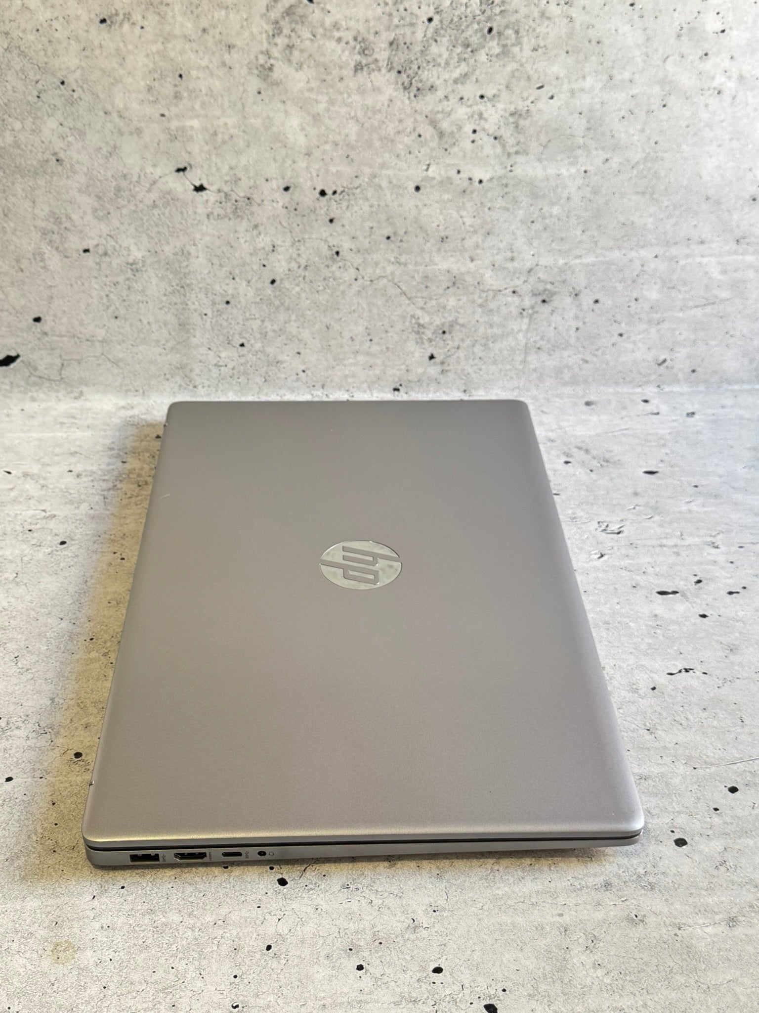 HP probook 470 G9/17.3 IPS/INTEL I5-1235U/16GB/Nvme 512GB