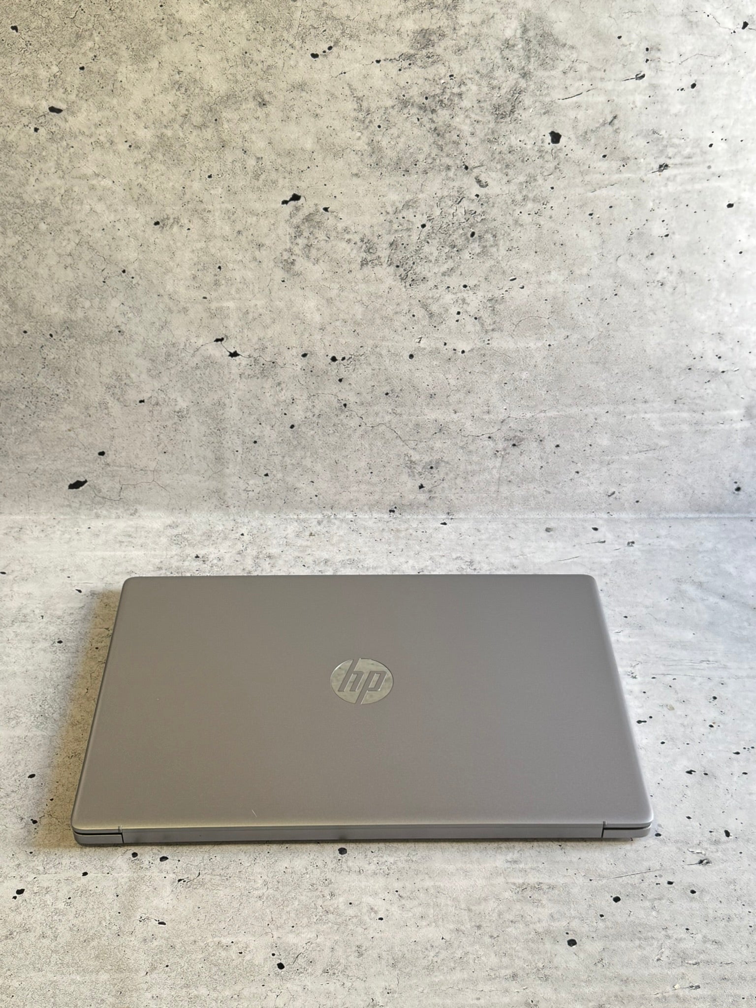 HP probook 470 G9/17.3 IPS/INTEL I5-1235U/16GB/Nvme 512GB