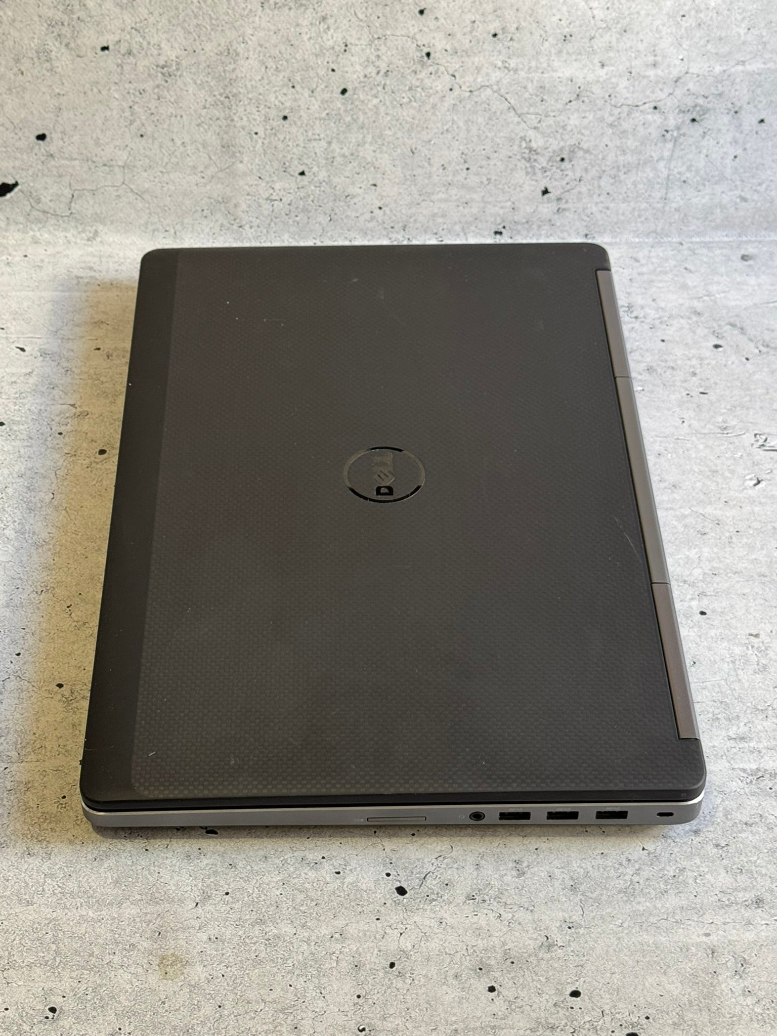 DELL Precision/15.6 IPS/I7-6820HQ/32GB/SSD 500GB/QUADRO