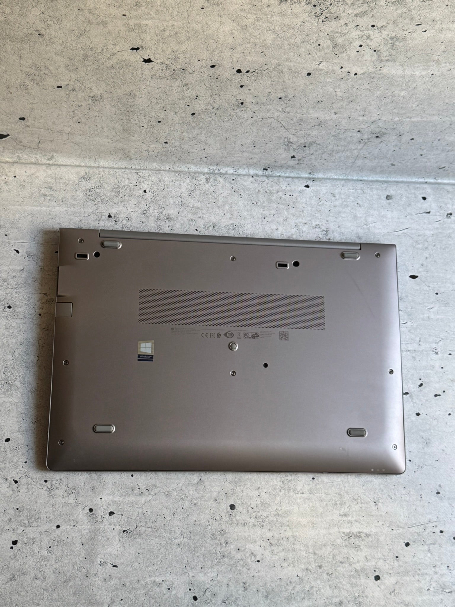 HP ZBOOK/15.6 IPS/I7-8650U/32GB/1TB Nvme/Ati Pro WX3100 2GB