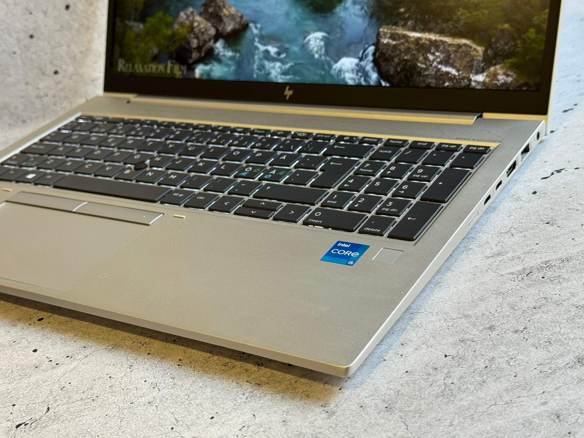 HP elitebook 850 G8/15.6 IPS/INTEL I5-1135G7/16GB/NVMe 512GB