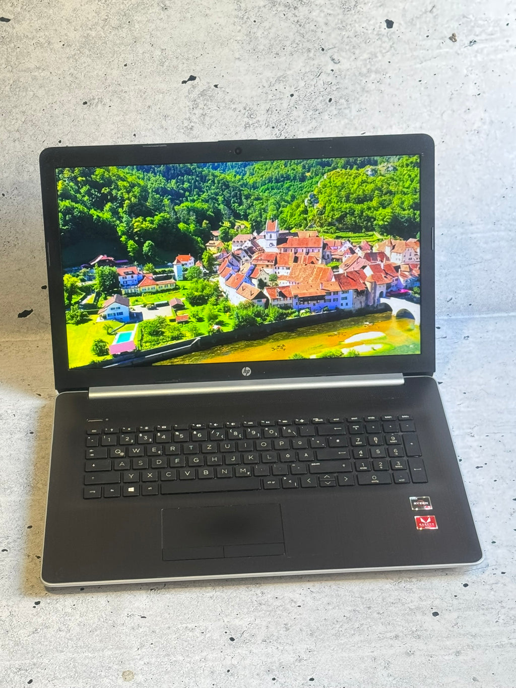 HP/17.3 FHD/AMD Ryzen 5-3500U/16GB DDR4/512GB/Radeon VEGA 8