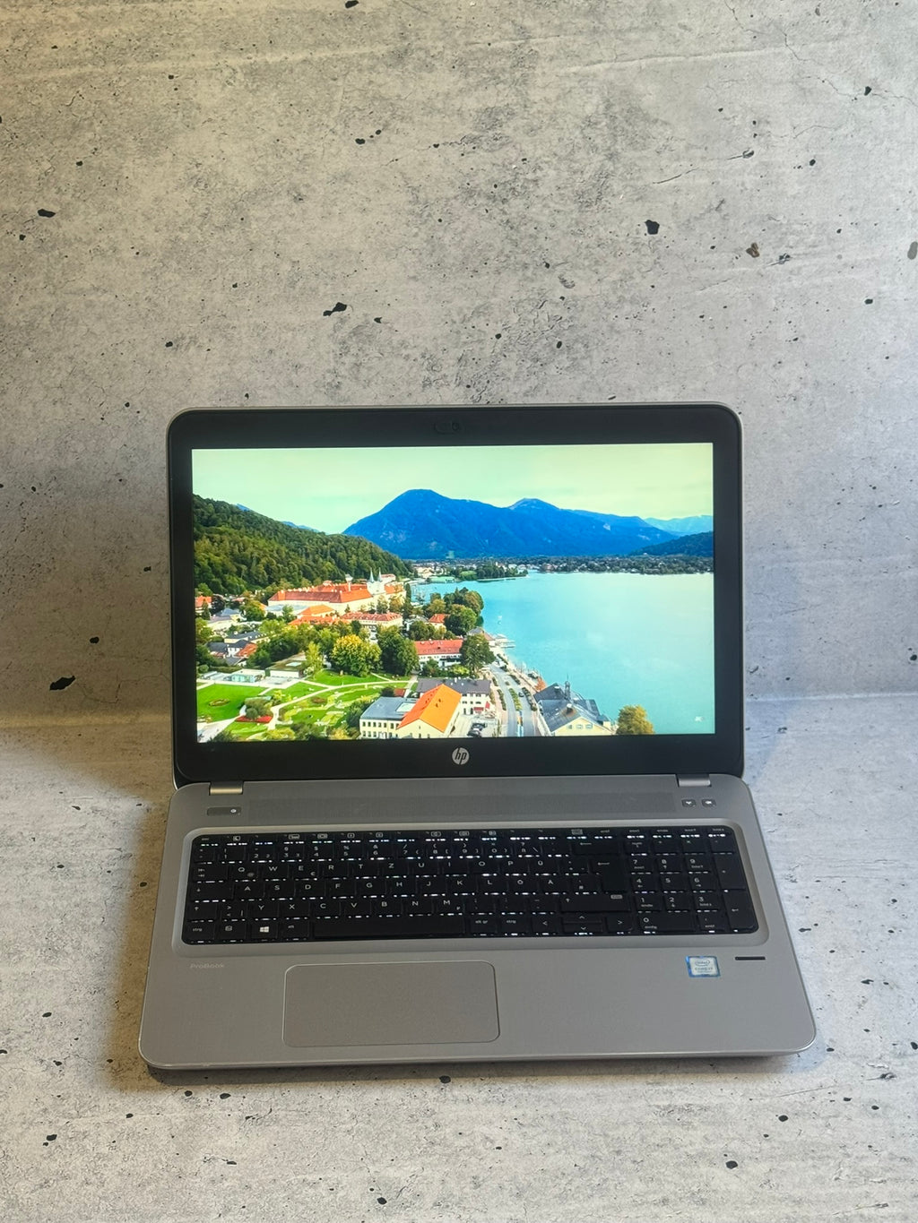 HP PROBOOK/15.6 FHD/I7-7500U/16GB/SSD 256GB+1TB/MX 930 2GB