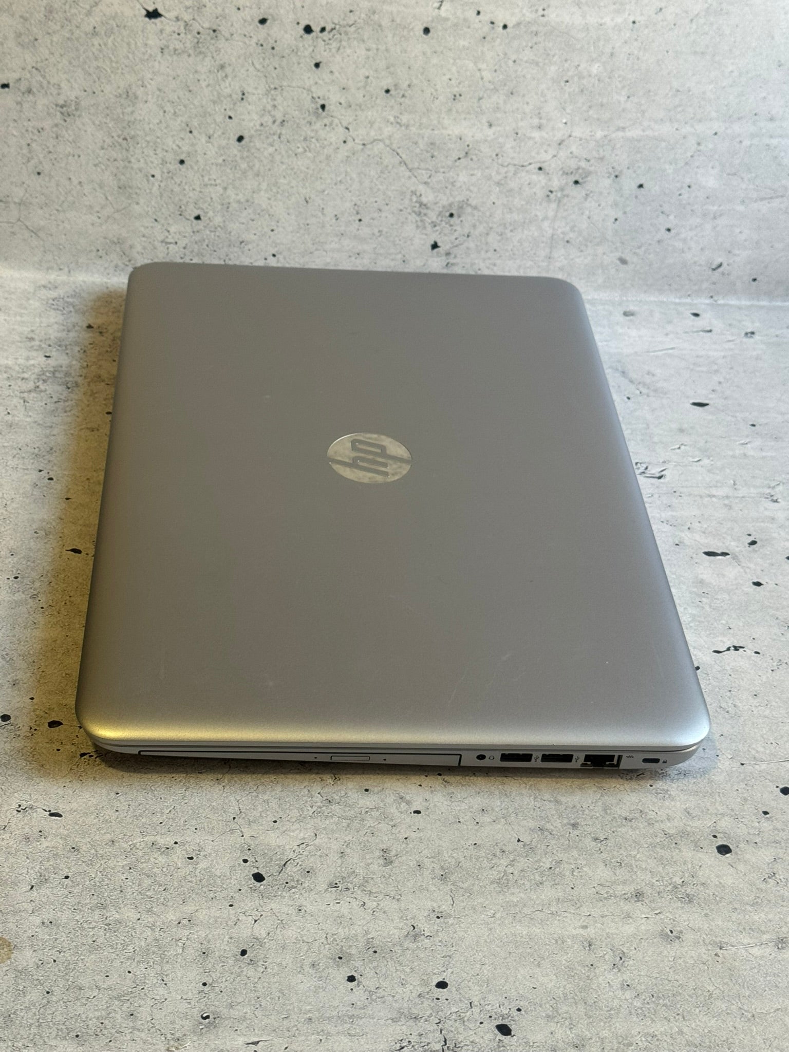 HP PROBOOK/15.6 FHD/I7-7500U/16GB/SSD 256GB+1TB/MX 930 2GB
