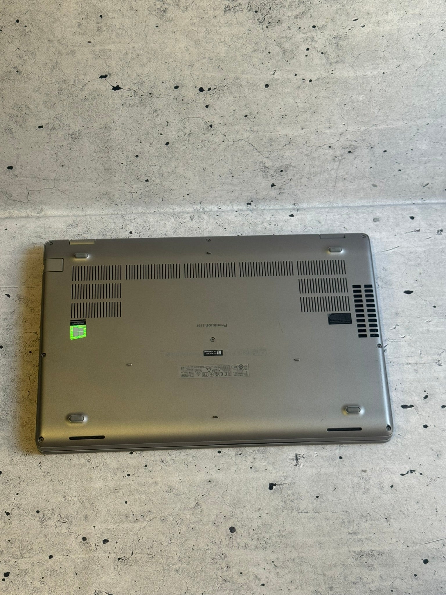 DELL PRECISION 3551/15.6 IPS/I5-10300H/32GB/QUADRO P620
