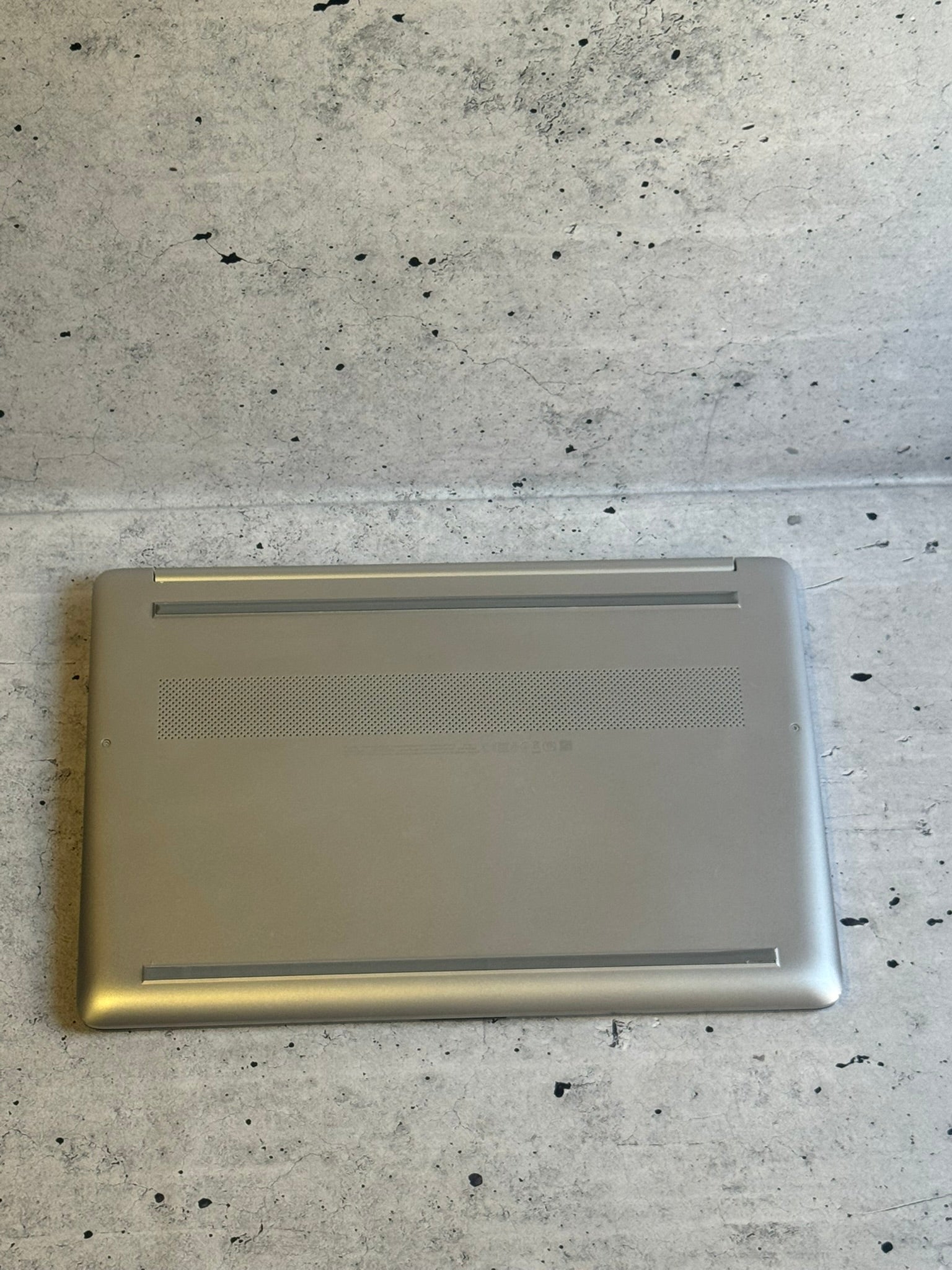 HP/15.6 FHD/INTEL CORE I5-1035G1/16GB DDR4/NVME 256GB