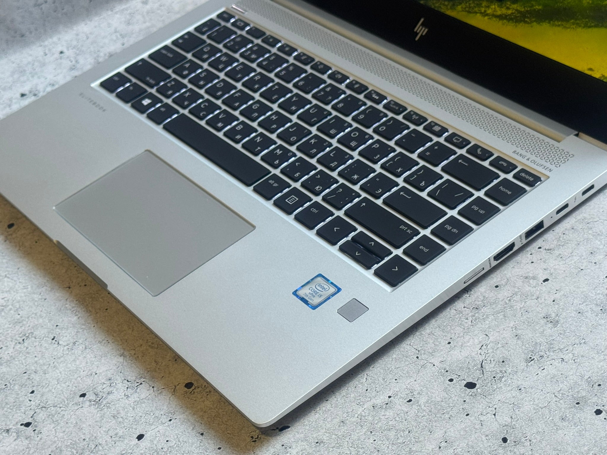 HP Elitebook 1040/14.0 IPS/I5-7300U/16GB DDR4/SSD 512GB Nvme